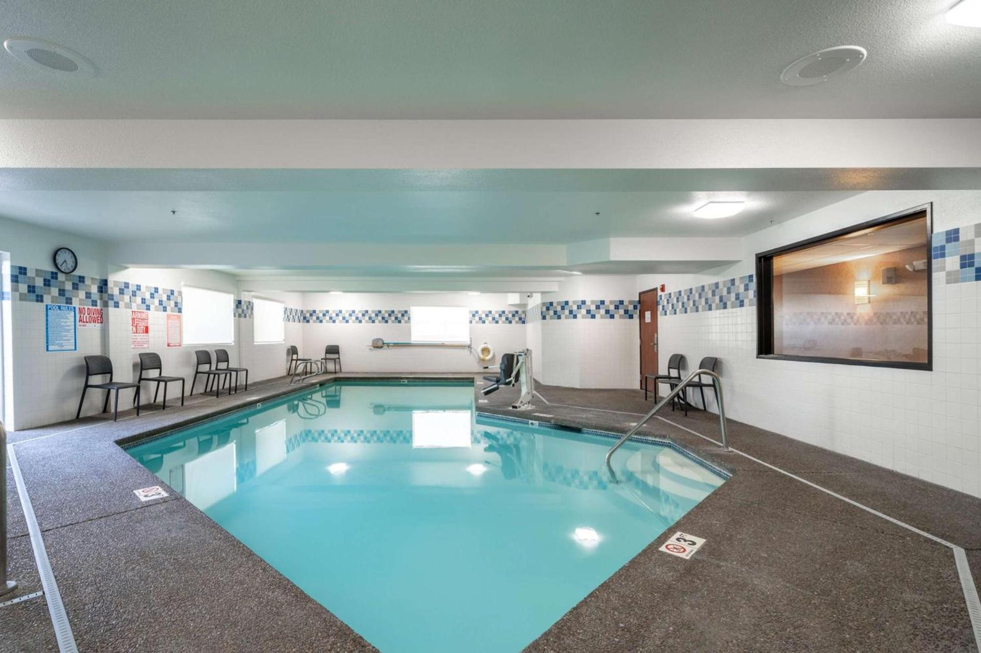 Best Western Lake Oswego Hotel & Suites photo 93