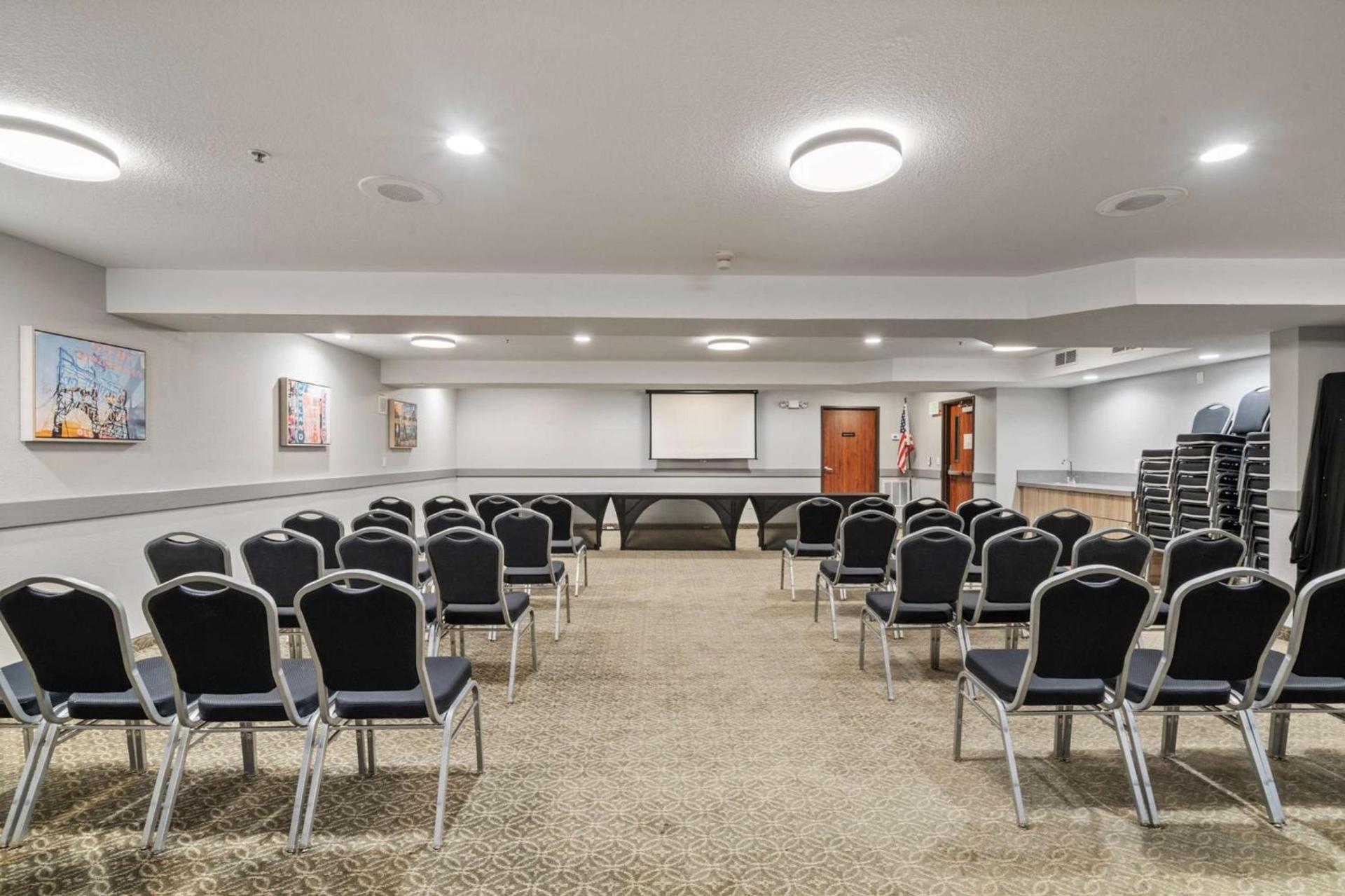 Best Western Lake Oswego Hotel & Suites photo 97