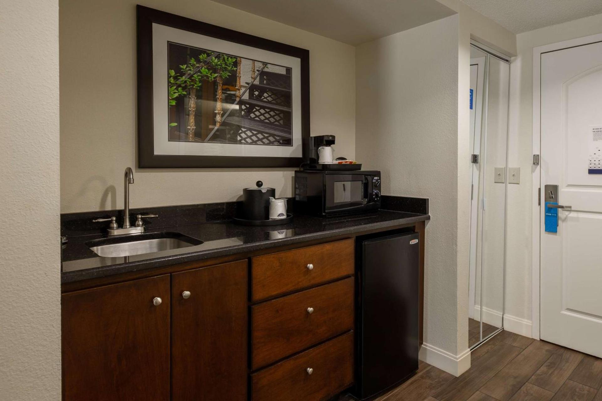 Hampton Inn Columbia I-26/Harbison Blvd photo 32