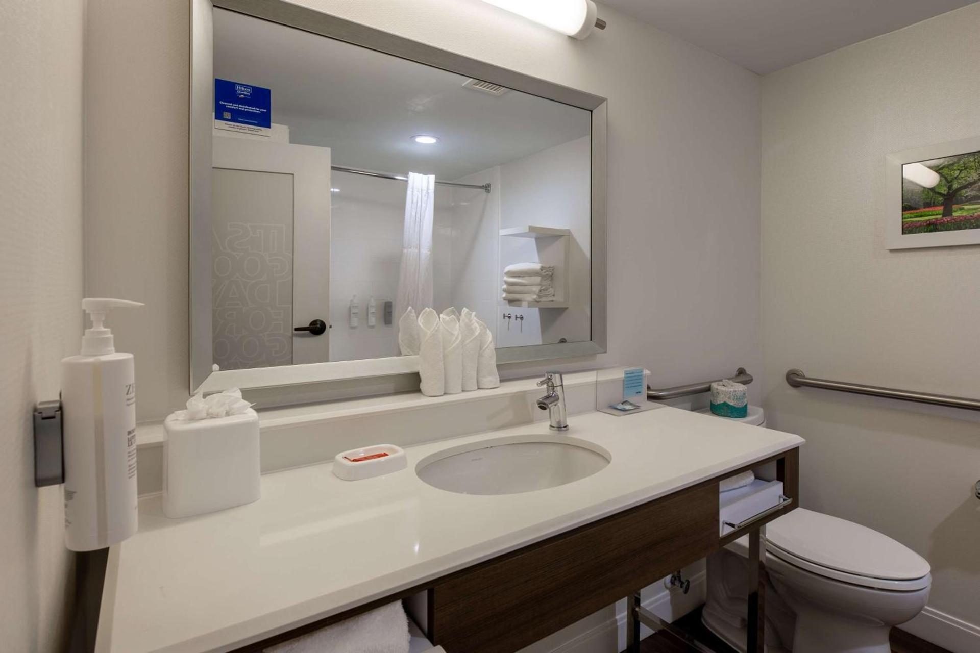 Hampton Inn Columbia I-26/Harbison Blvd photo 36