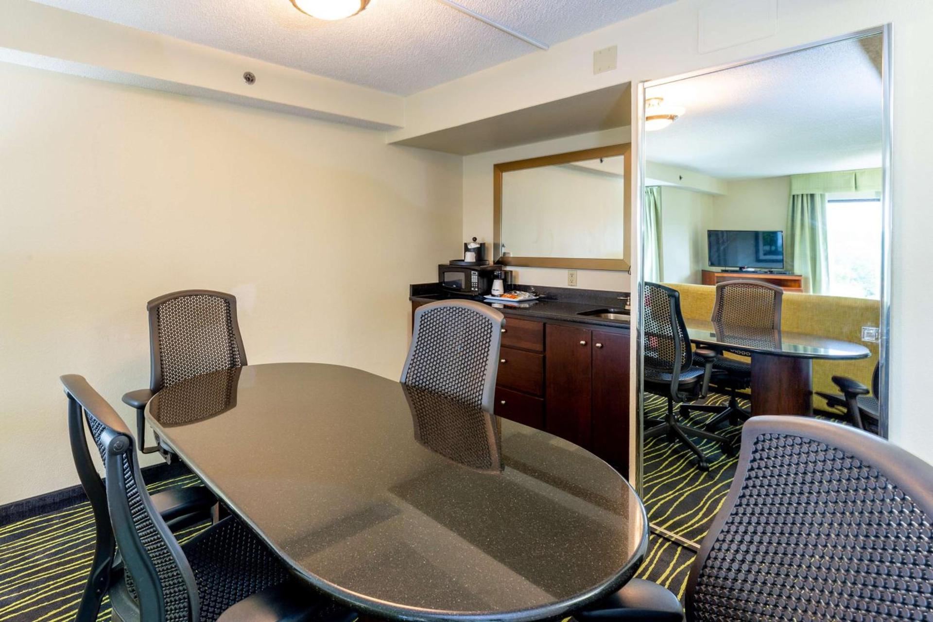 Hampton Inn Columbia I-26/Harbison Blvd photo 58