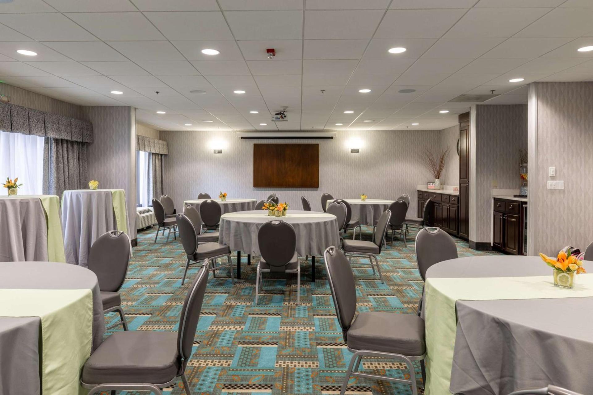 Hampton Inn Columbia I-26/Harbison Blvd photo 57