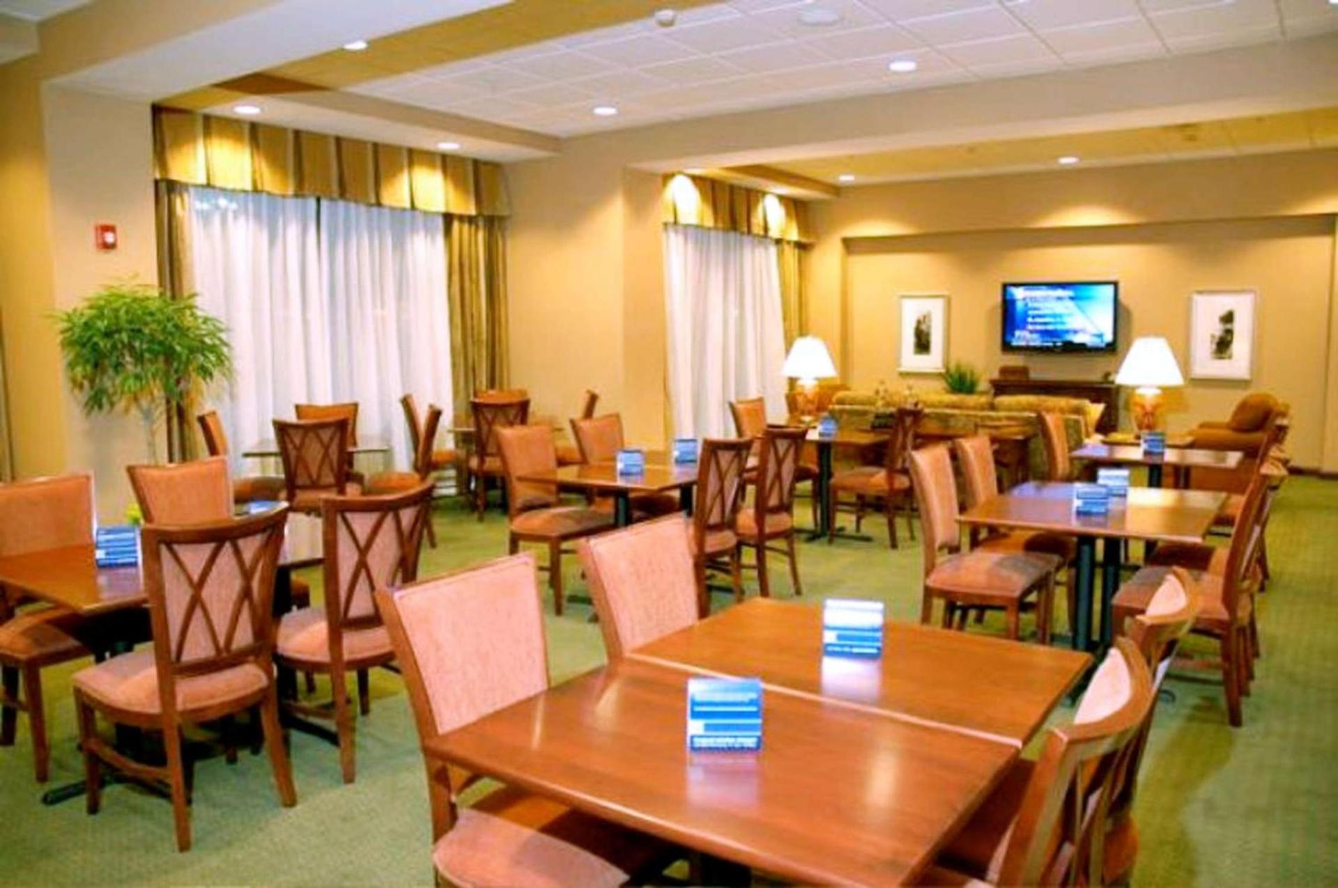 Hampton Inn Calera photo 2