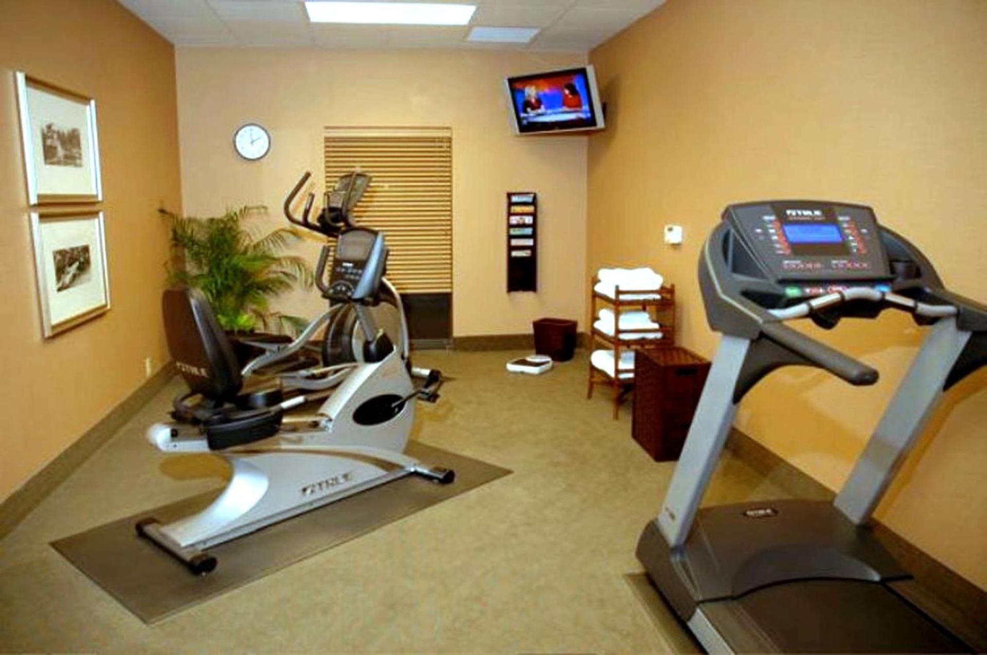 Hampton Inn Calera photo 11