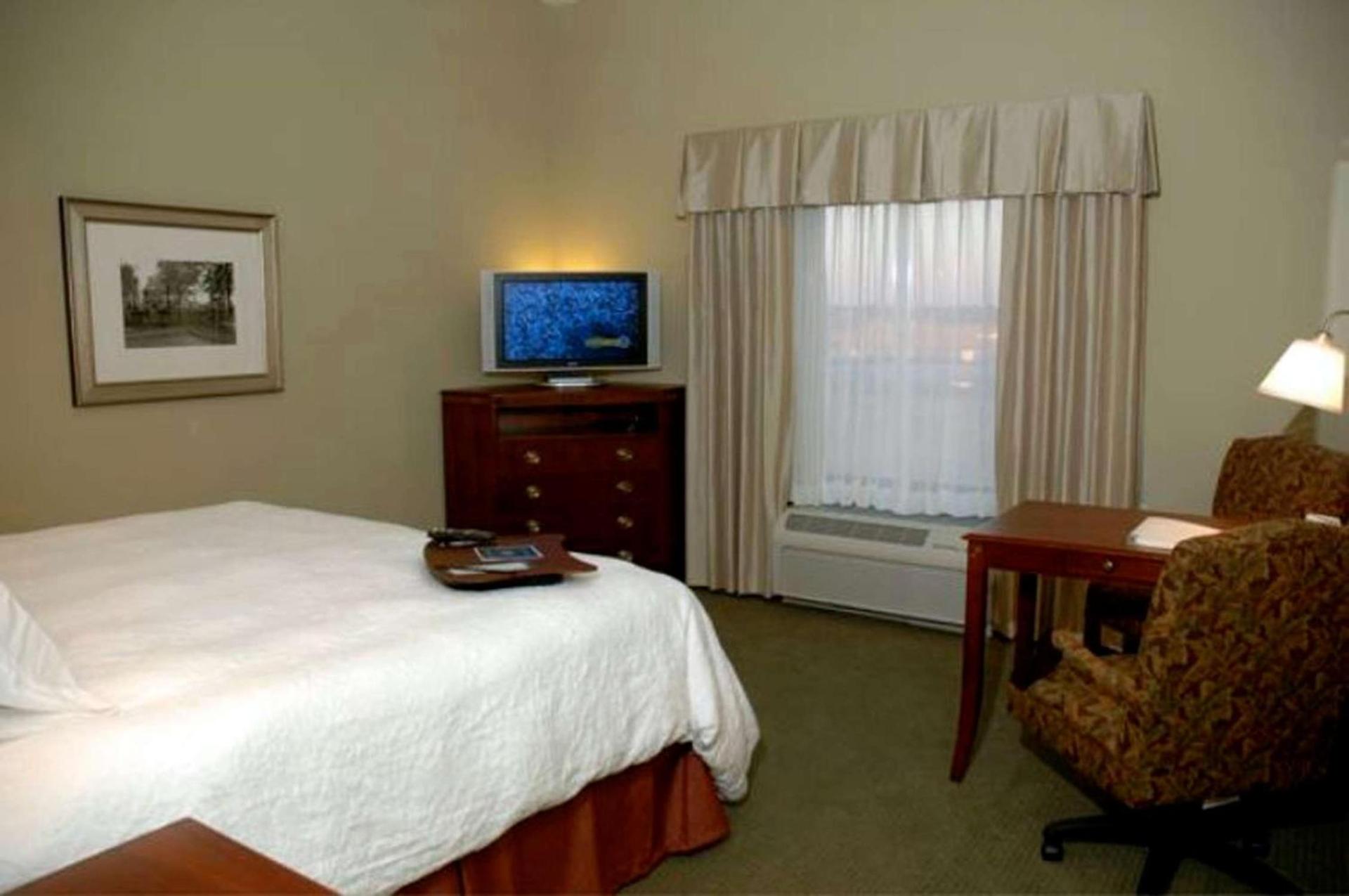 Hampton Inn Calera photo 15