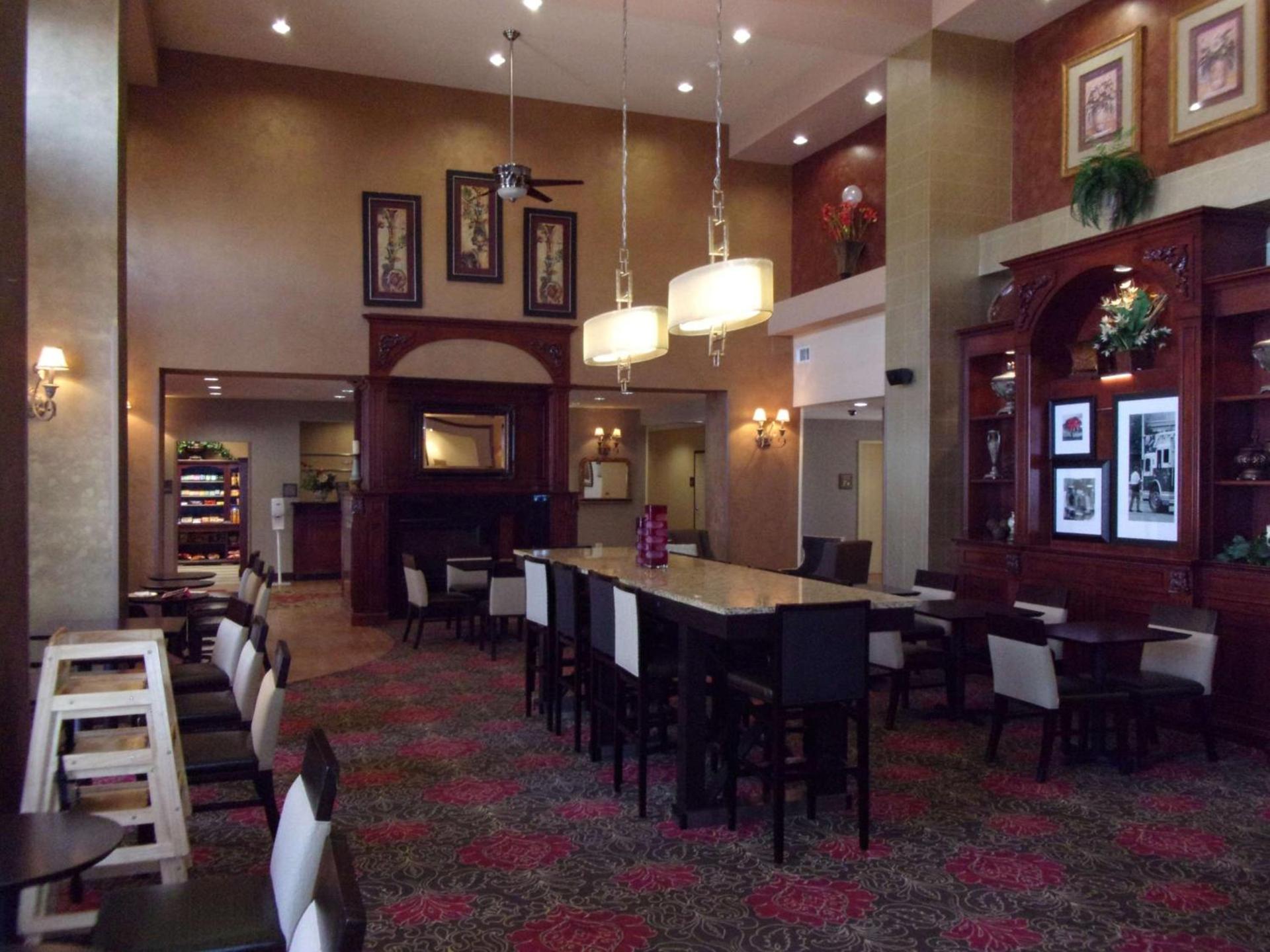 Hampton Inn & Suites Bolingbrook photo 6