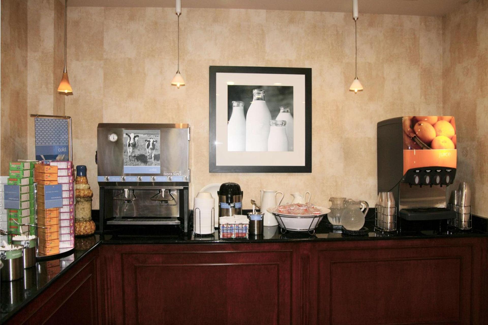 Hampton Inn & Suites Bolingbrook photo 15