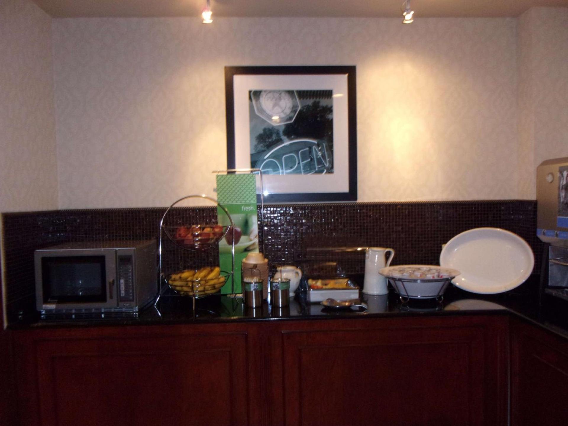 Hampton Inn & Suites Bolingbrook photo 17