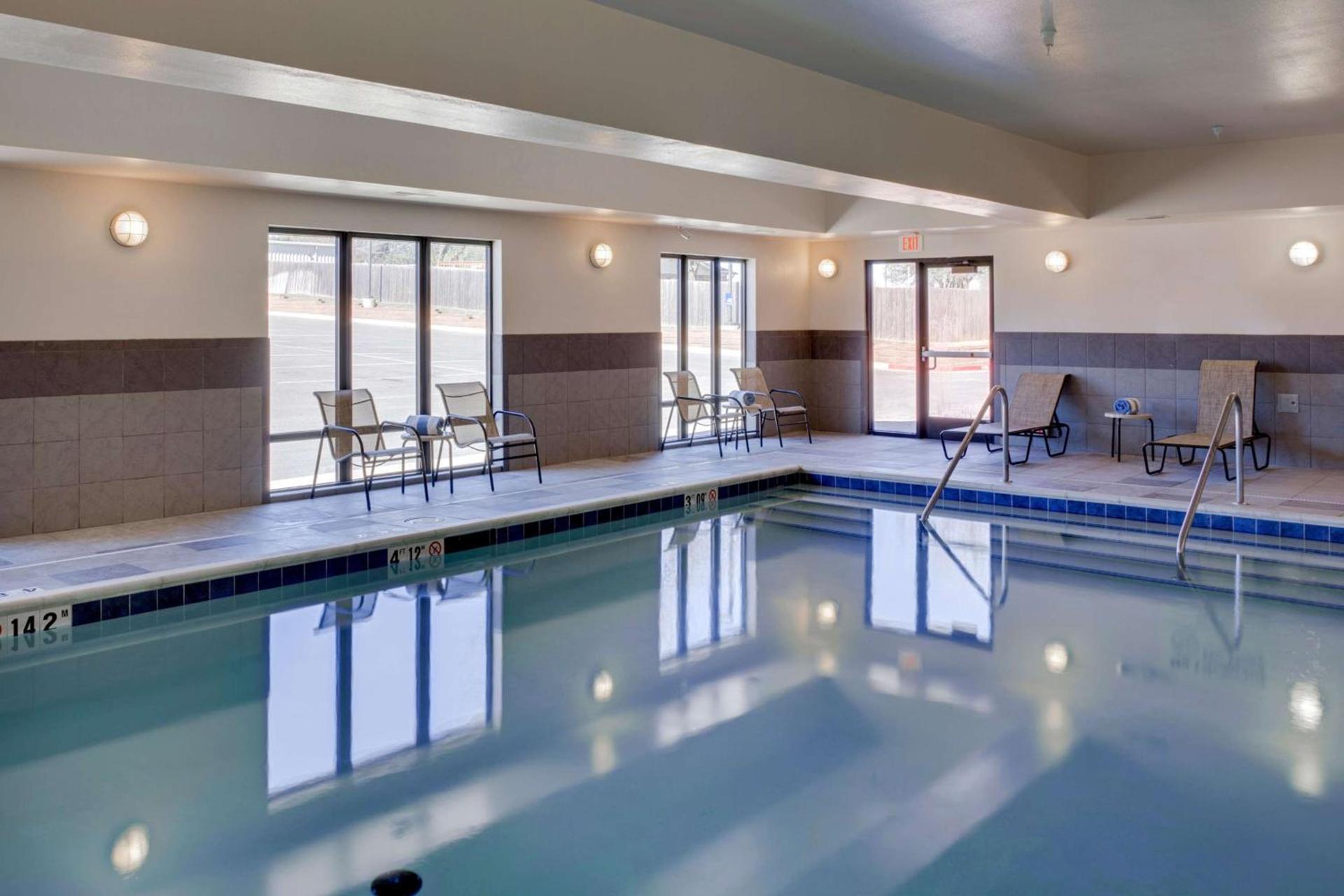 Hampton Inn Chickasha photo 9