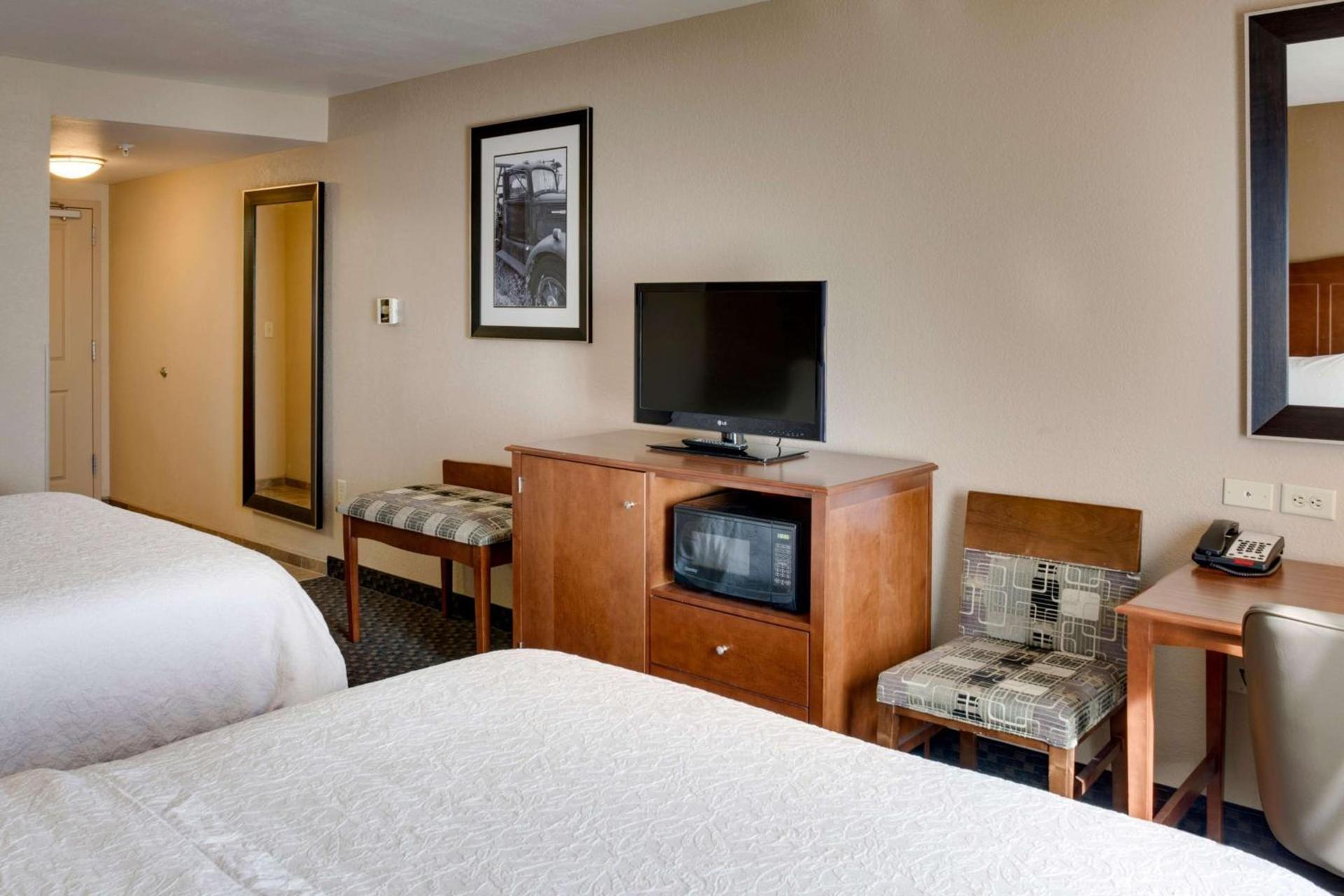 Hampton Inn Chickasha photo 16