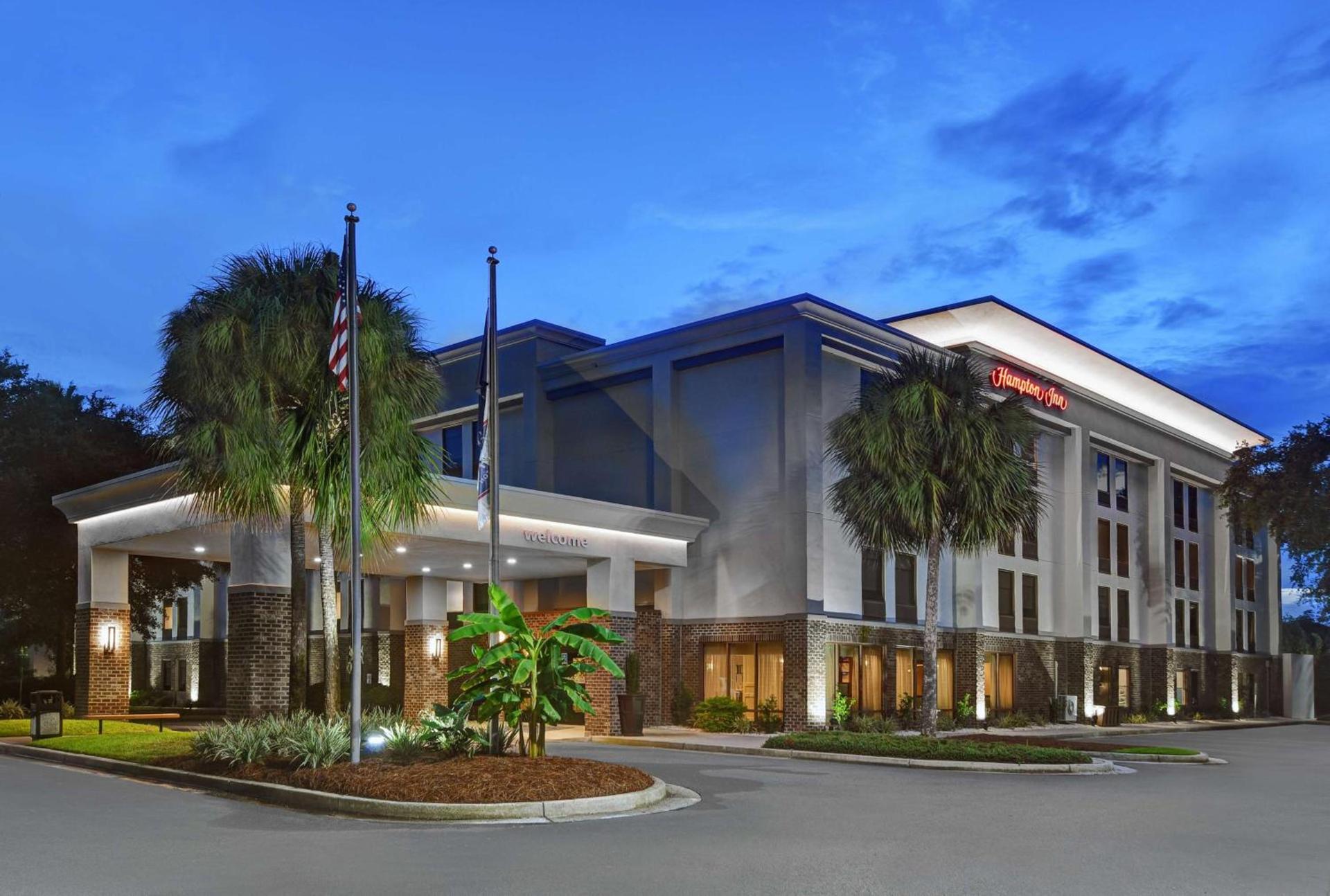 Hampton Inn Patriots Point photo 3