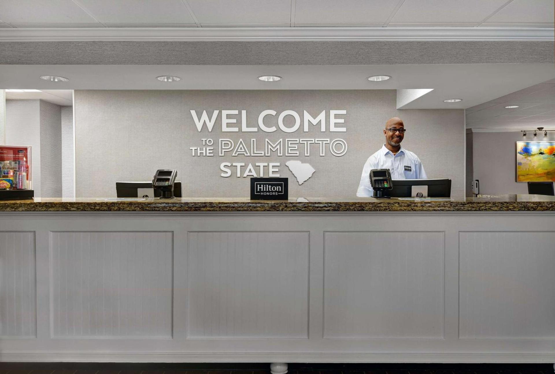 Hampton Inn Patriots Point photo 8