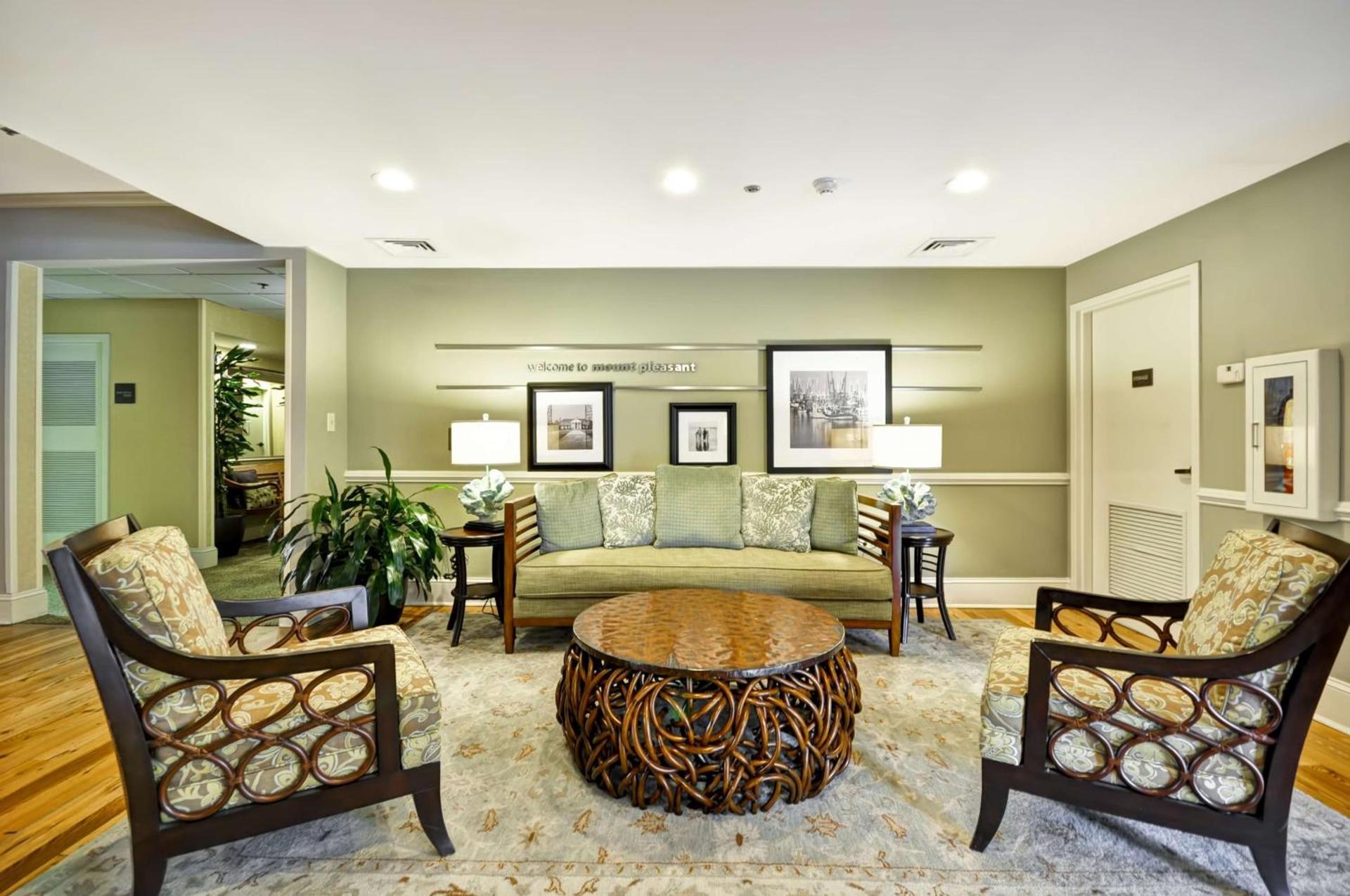 Hampton Inn & Suites Charleston/Mt. Pleasant-Isle Of Palms photo 3