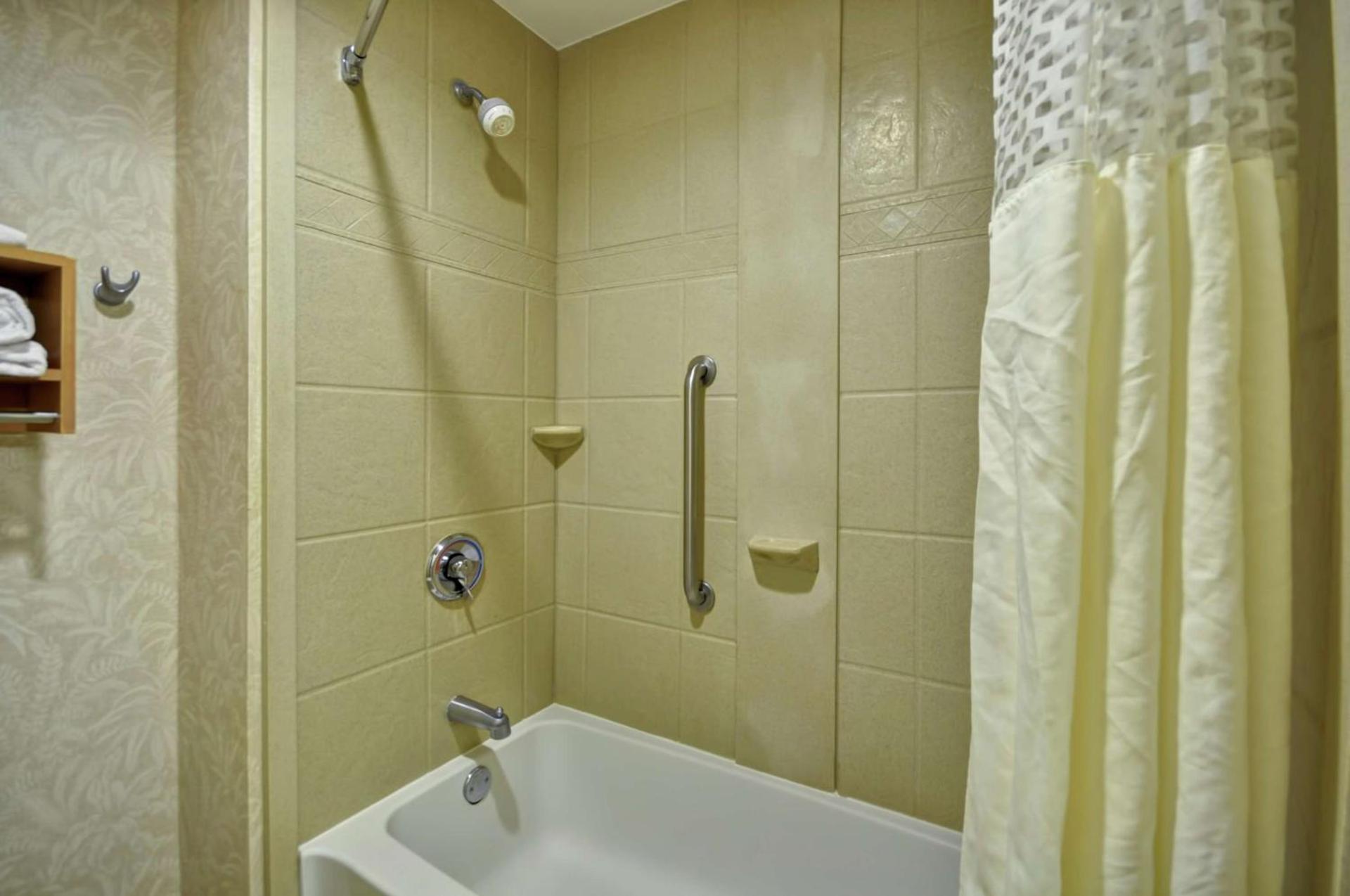 Hampton Inn & Suites Charleston/Mt. Pleasant-Isle Of Palms photo 16