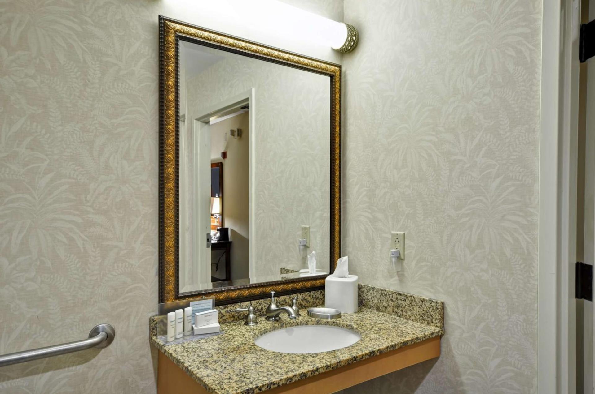 Hampton Inn & Suites Charleston/Mt. Pleasant-Isle Of Palms photo 29