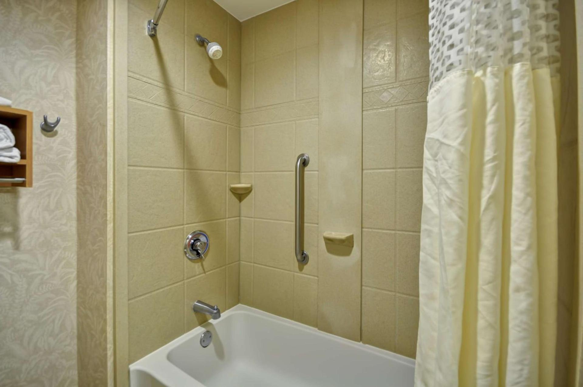Hampton Inn & Suites Charleston/Mt. Pleasant-Isle Of Palms photo 31
