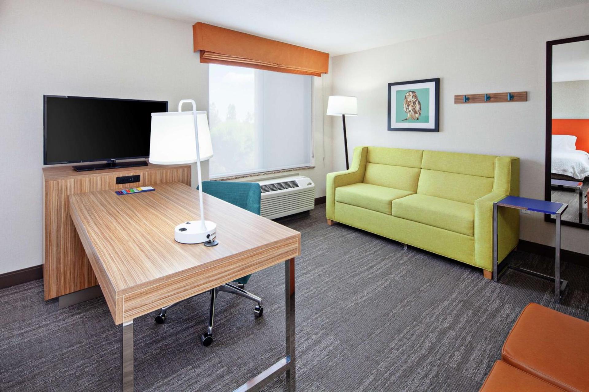 Hampton Inn & Suites Chino Hills photo 14