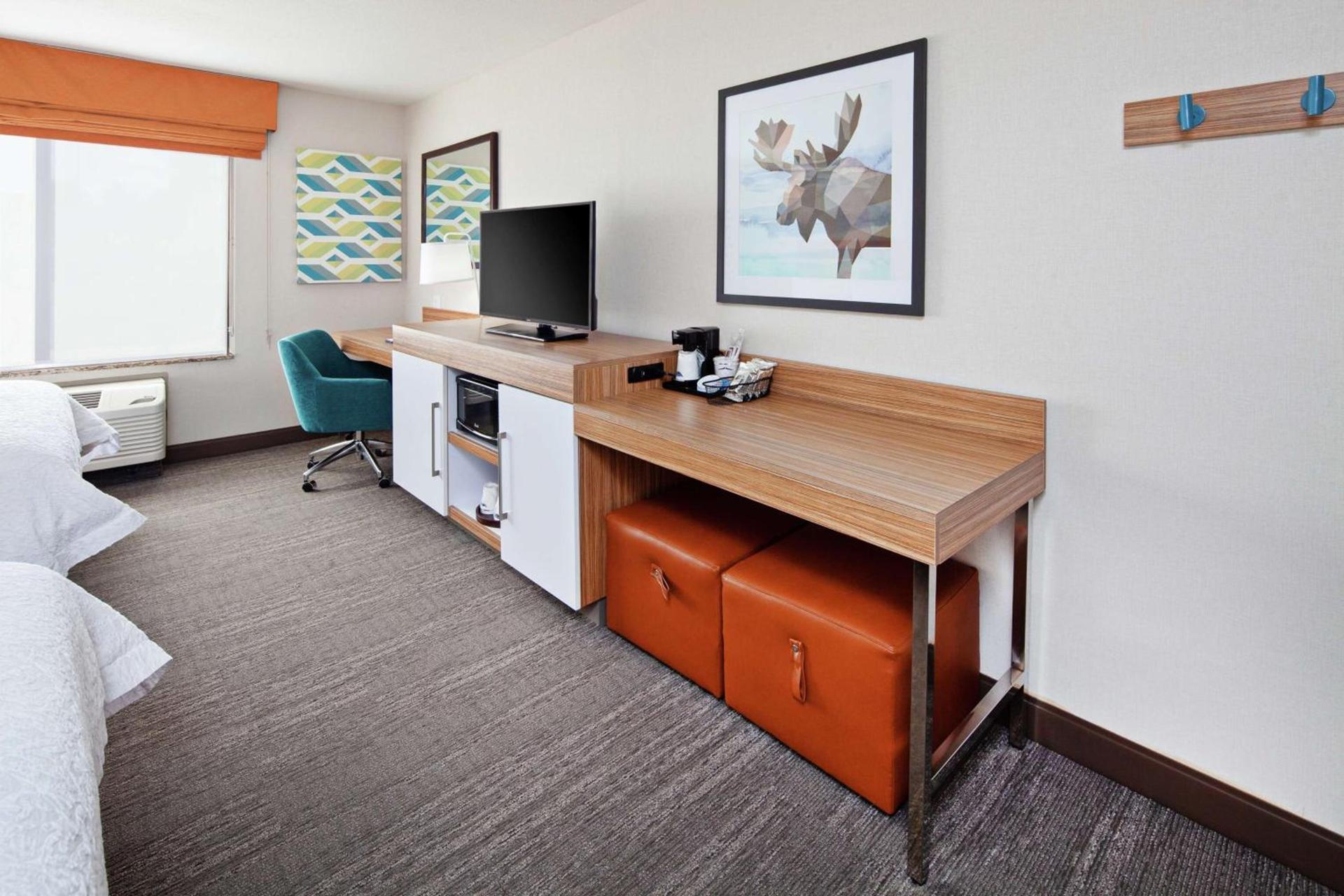 Hampton Inn & Suites Chino Hills photo 18