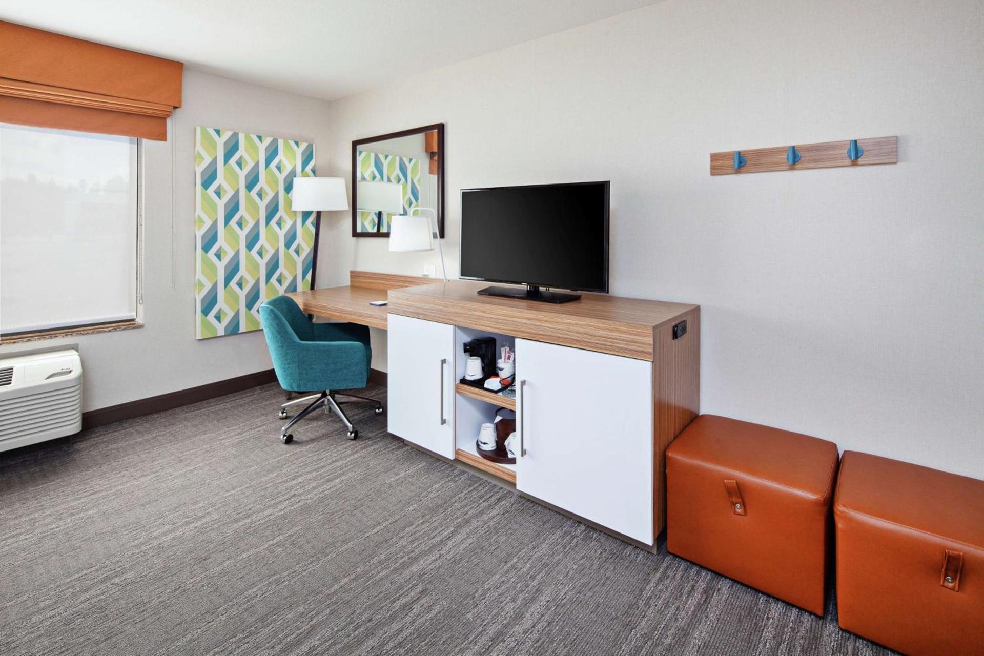 Hampton Inn & Suites Chino Hills photo 19