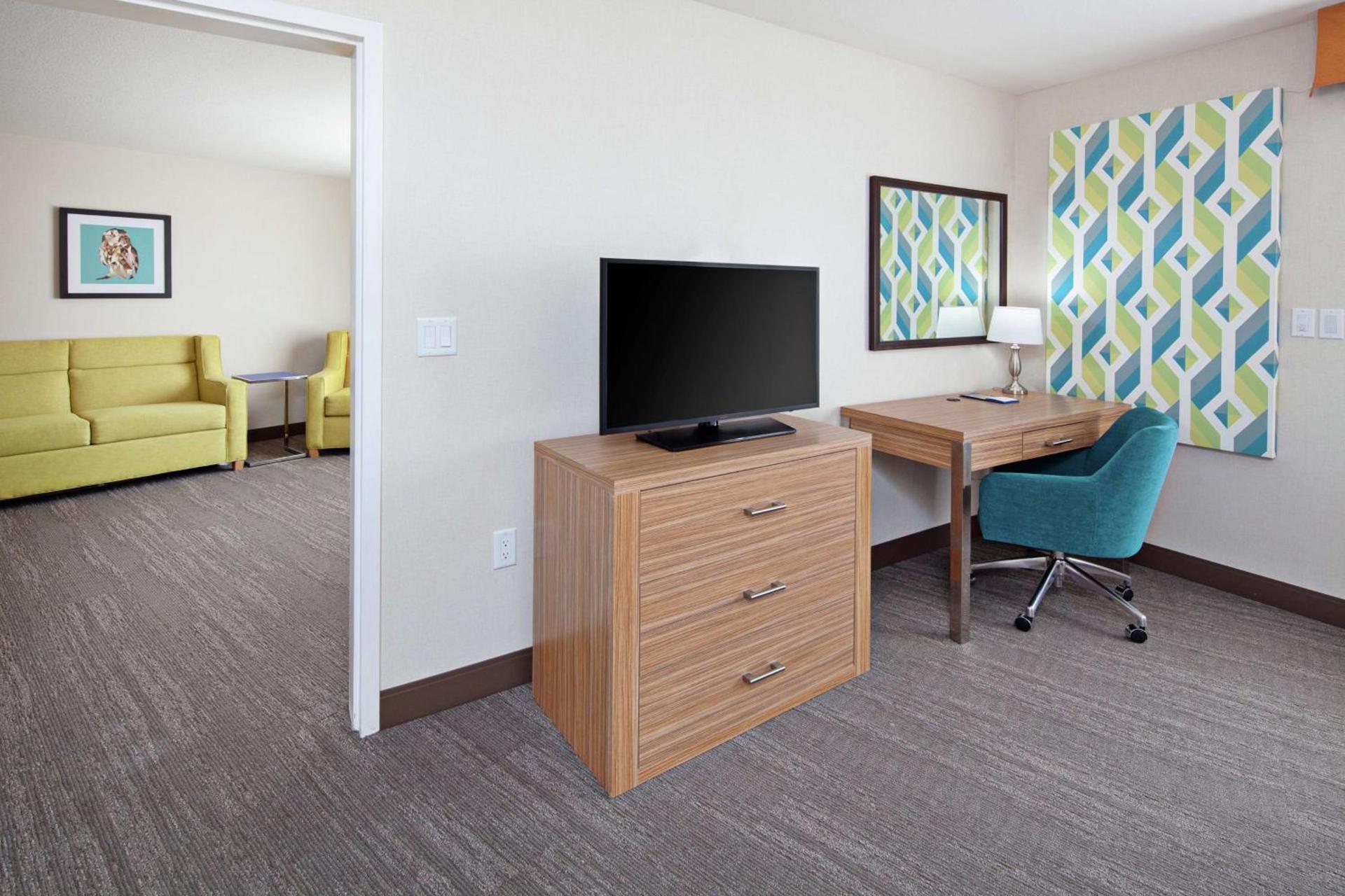 Hampton Inn & Suites Chino Hills photo 26