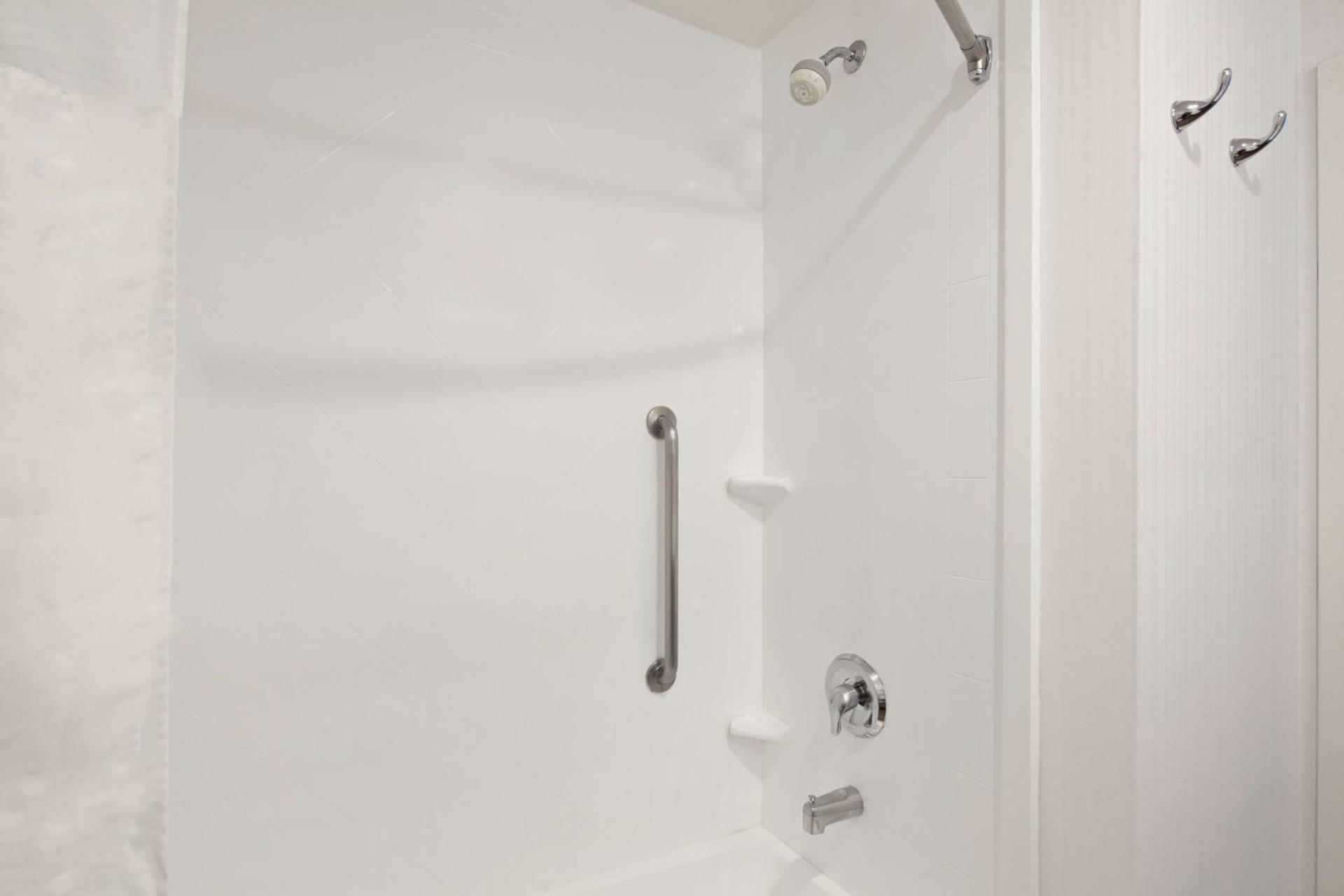 Hampton Inn & Suites Chino Hills photo 23