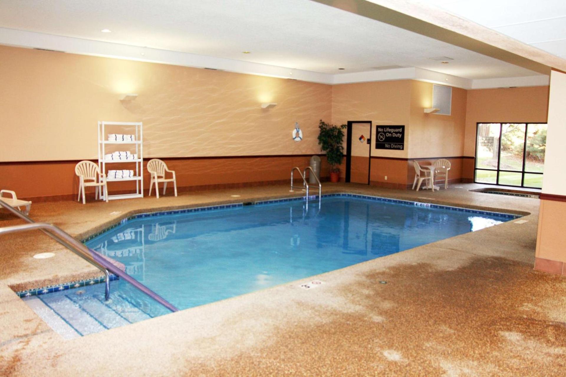 Hampton Inn Cedar Rapids photo 5