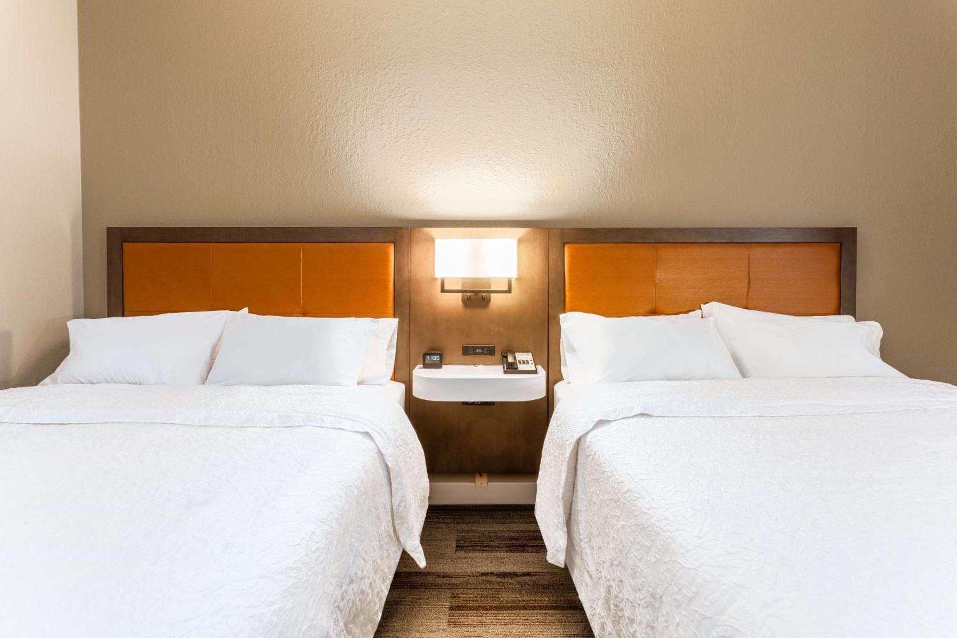Hampton Inn Cedar Rapids photo 15