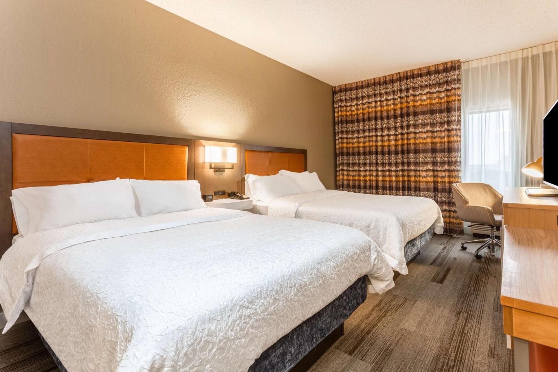 Hampton Inn Cedar Rapids photo 14