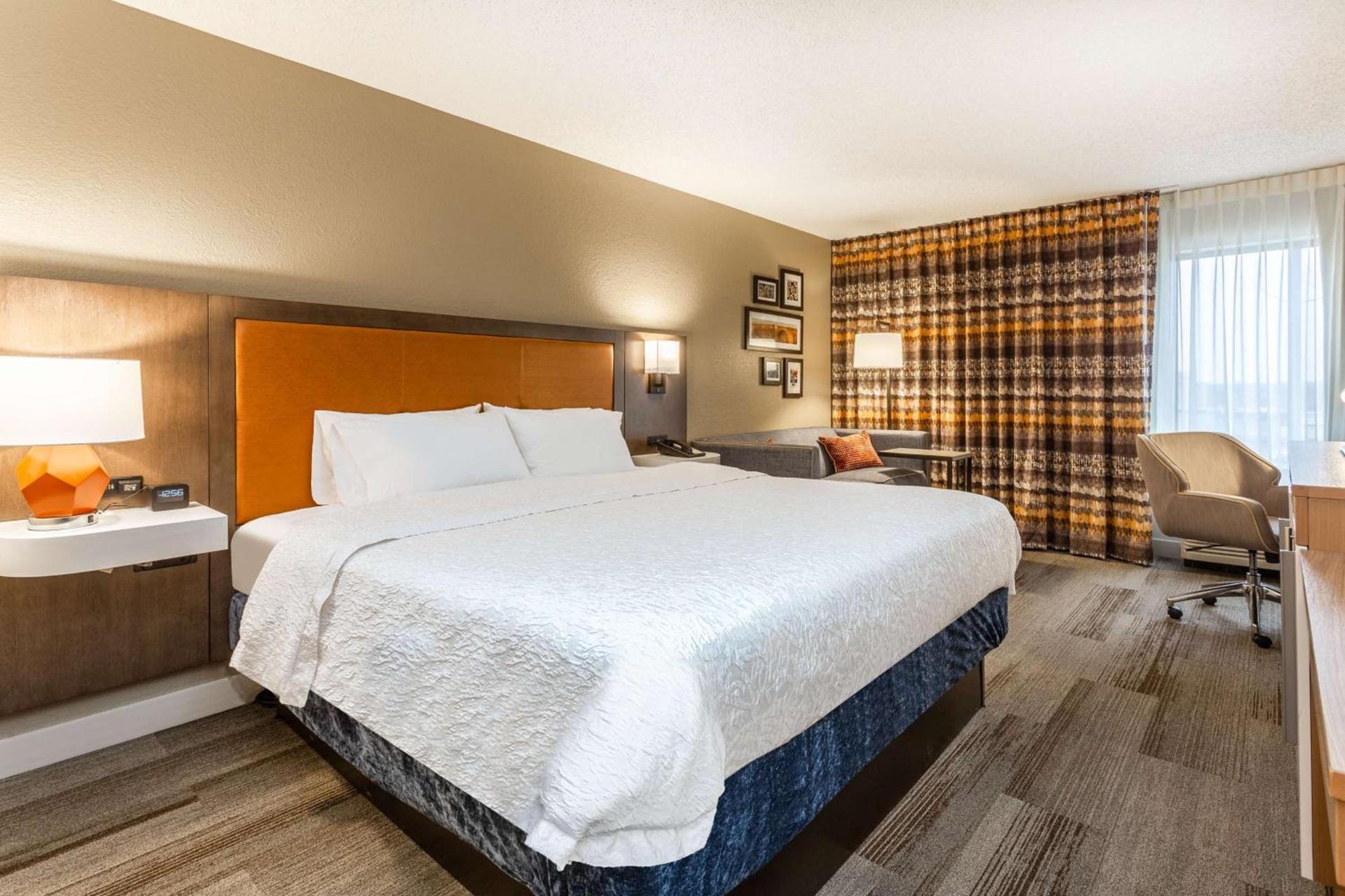 Hampton Inn Cedar Rapids photo 20