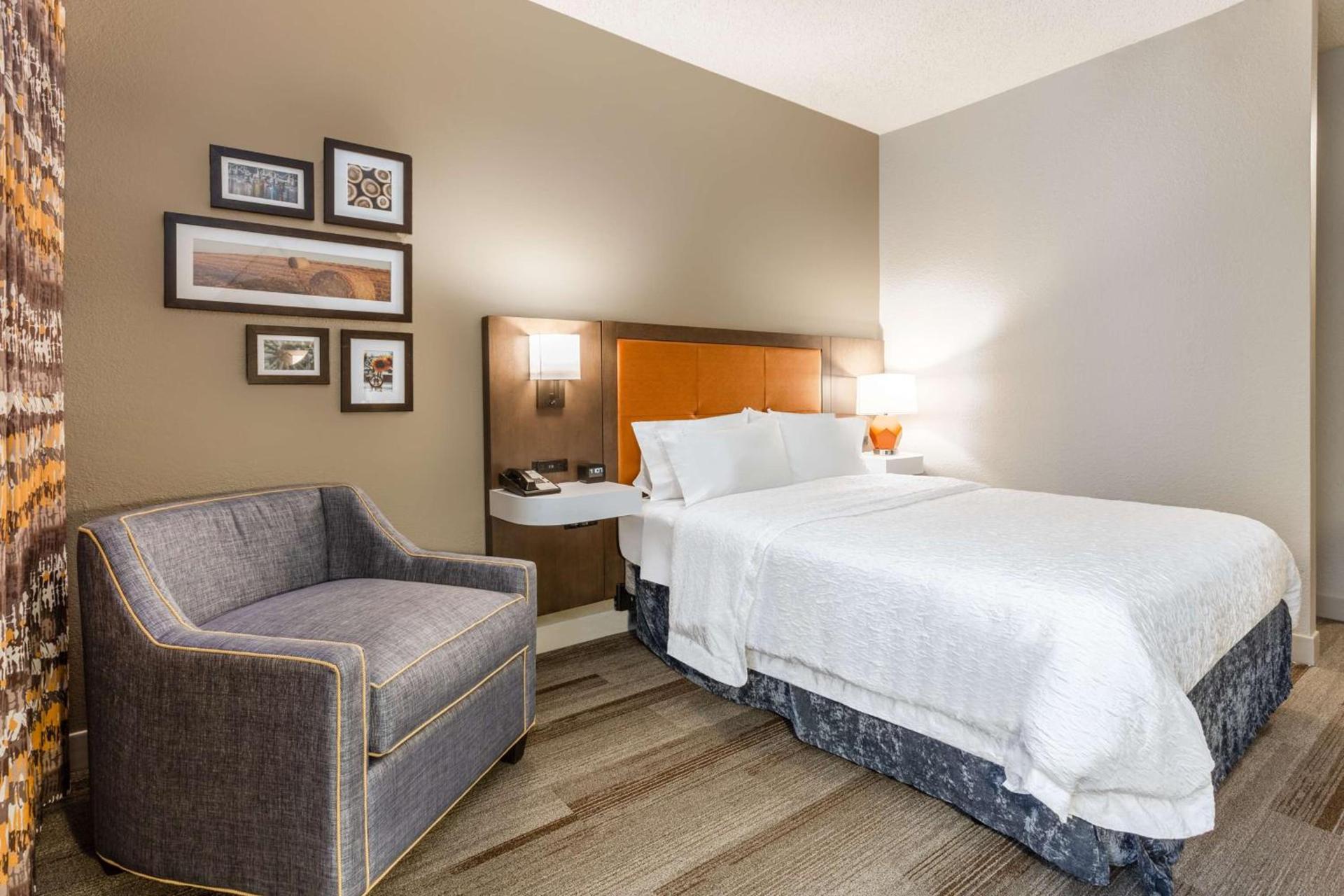 Hampton Inn Cedar Rapids photo 19