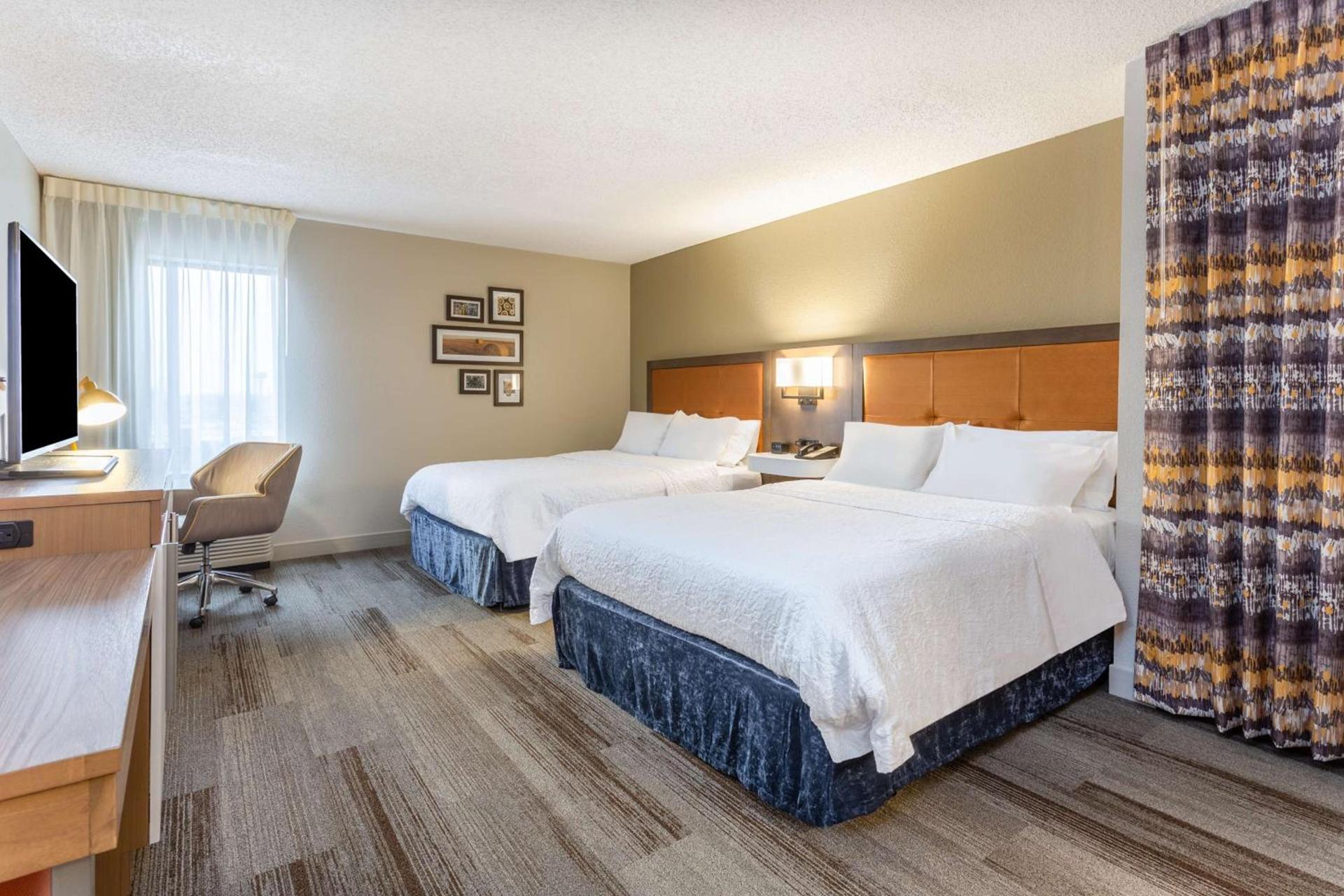 Hampton Inn Cedar Rapids photo 28