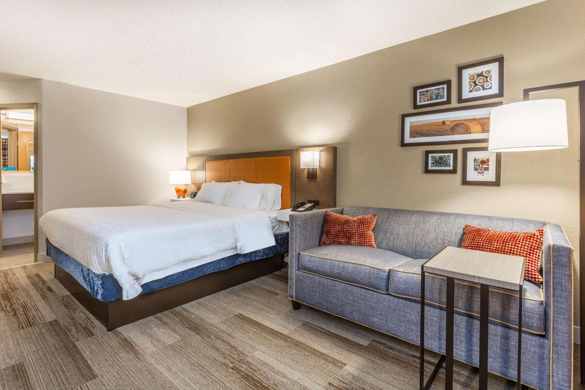 Hampton Inn Cedar Rapids photo 22