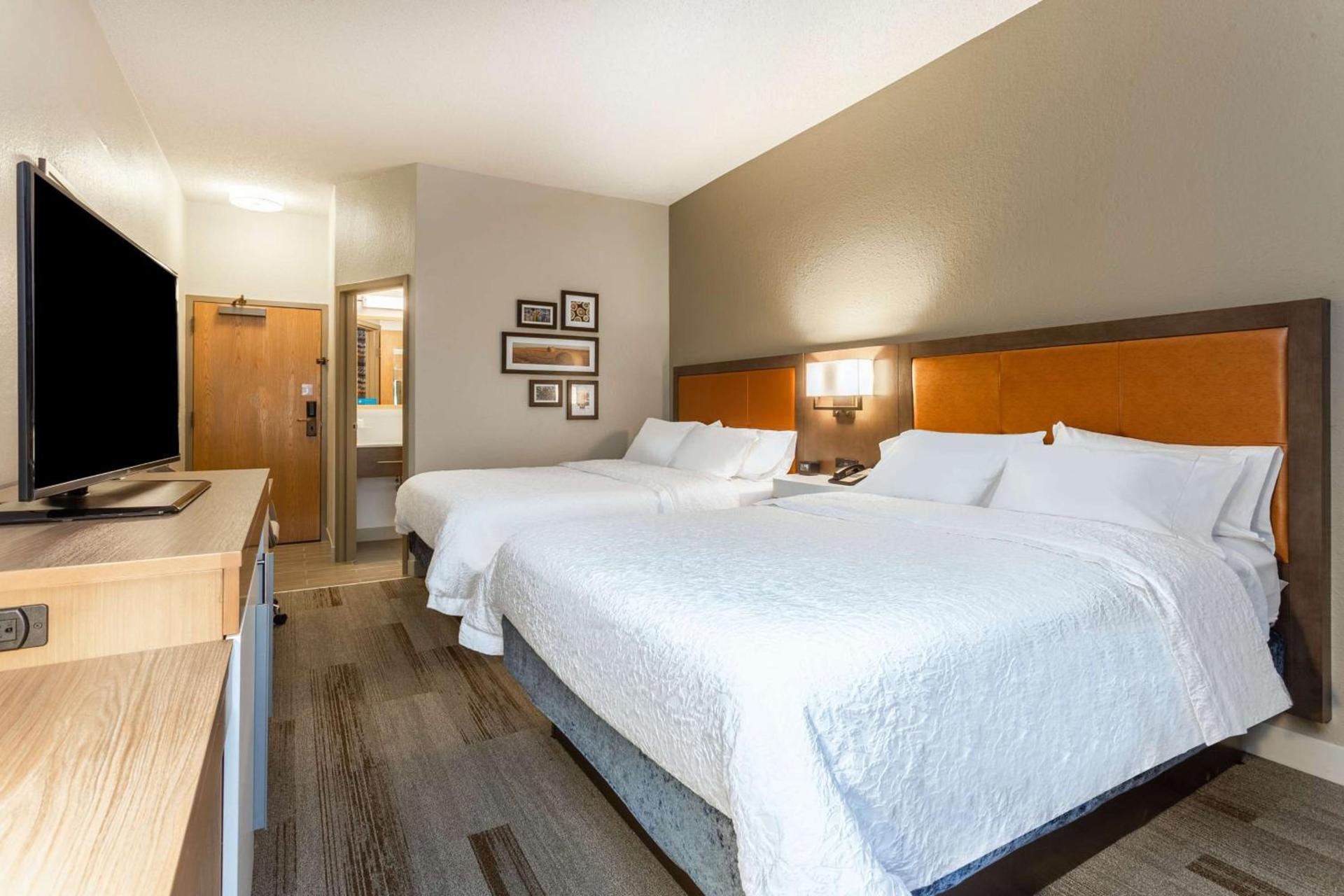 Hampton Inn Cedar Rapids photo 25