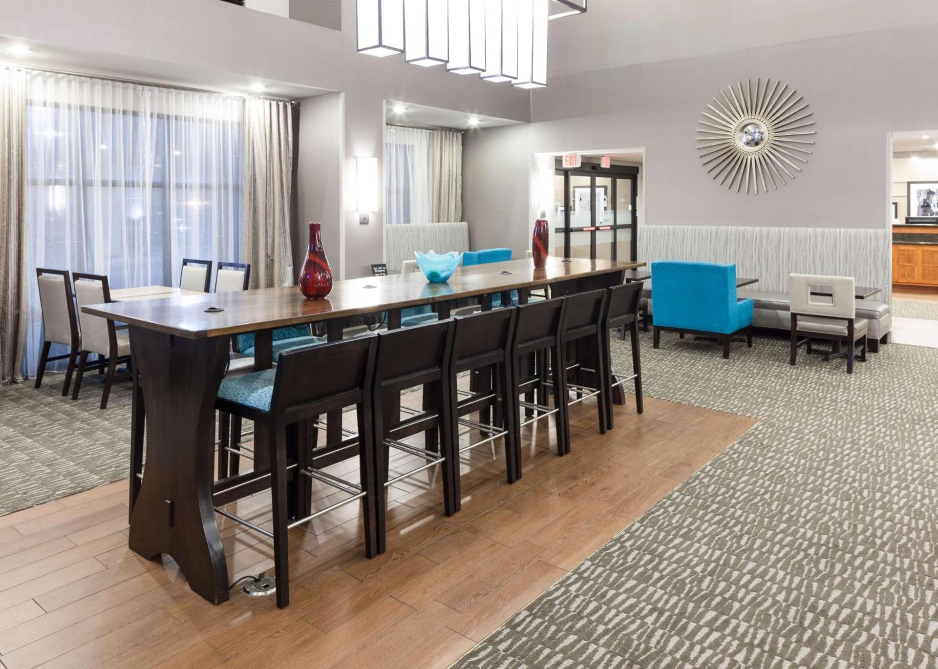 Hampton Inn & Suites Cedar Rapids photo 4