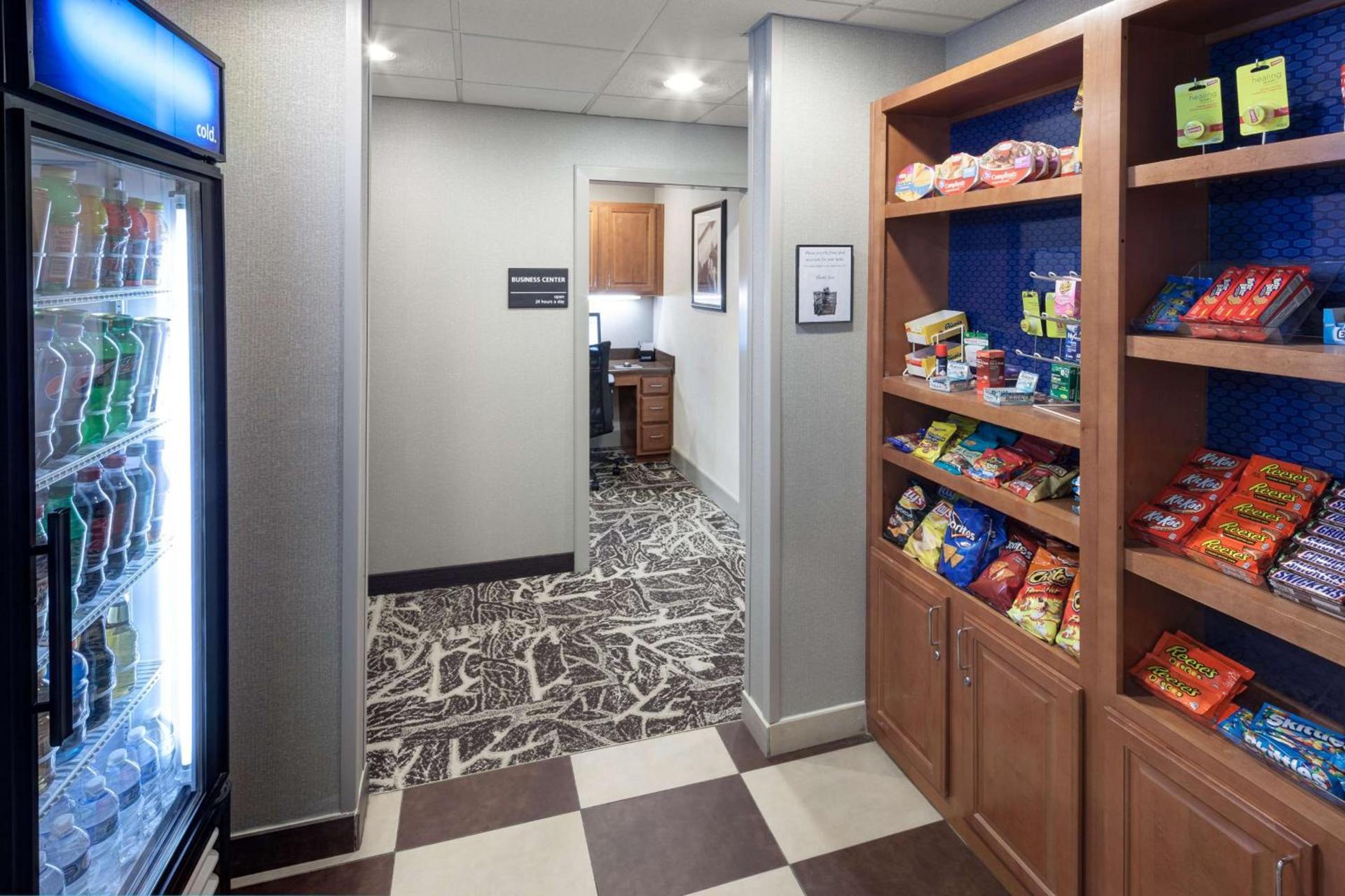 Hampton Inn & Suites Cedar Rapids photo 7