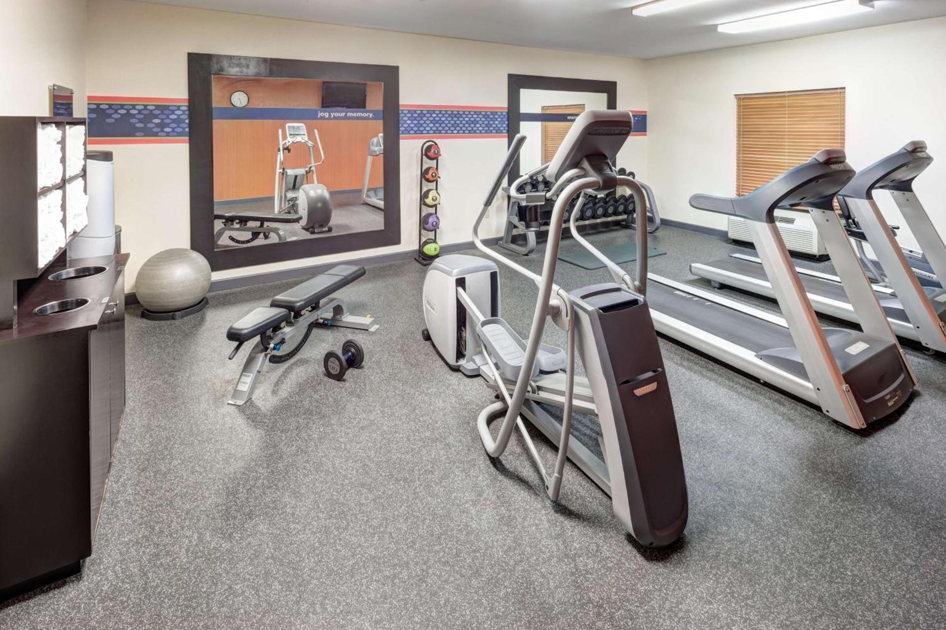 Hampton Inn & Suites Cedar Rapids photo 11