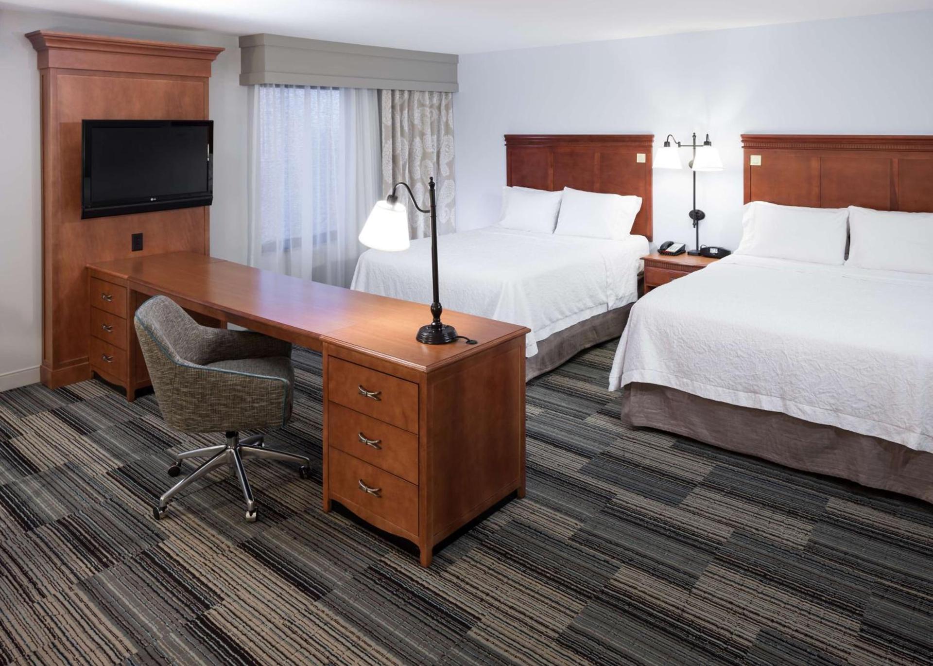 Hampton Inn & Suites Cedar Rapids photo 17