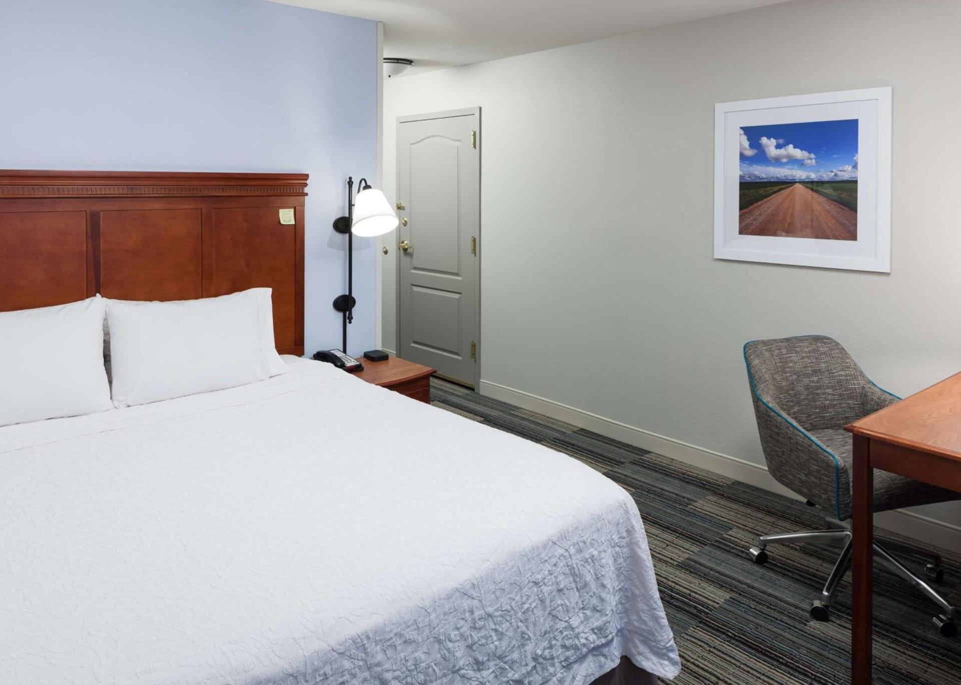 Hampton Inn & Suites Cedar Rapids photo 15
