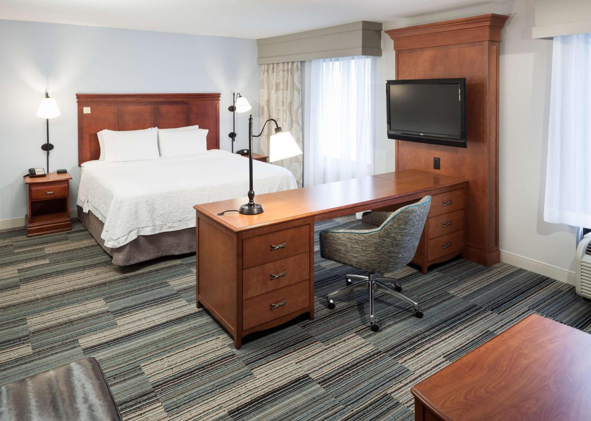 Hampton Inn & Suites Cedar Rapids photo 14