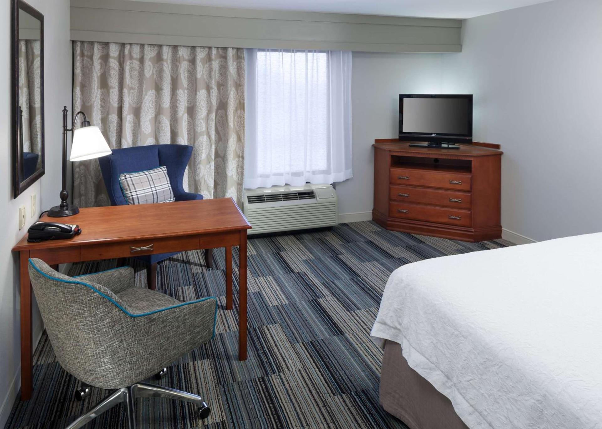 Hampton Inn & Suites Cedar Rapids photo 19