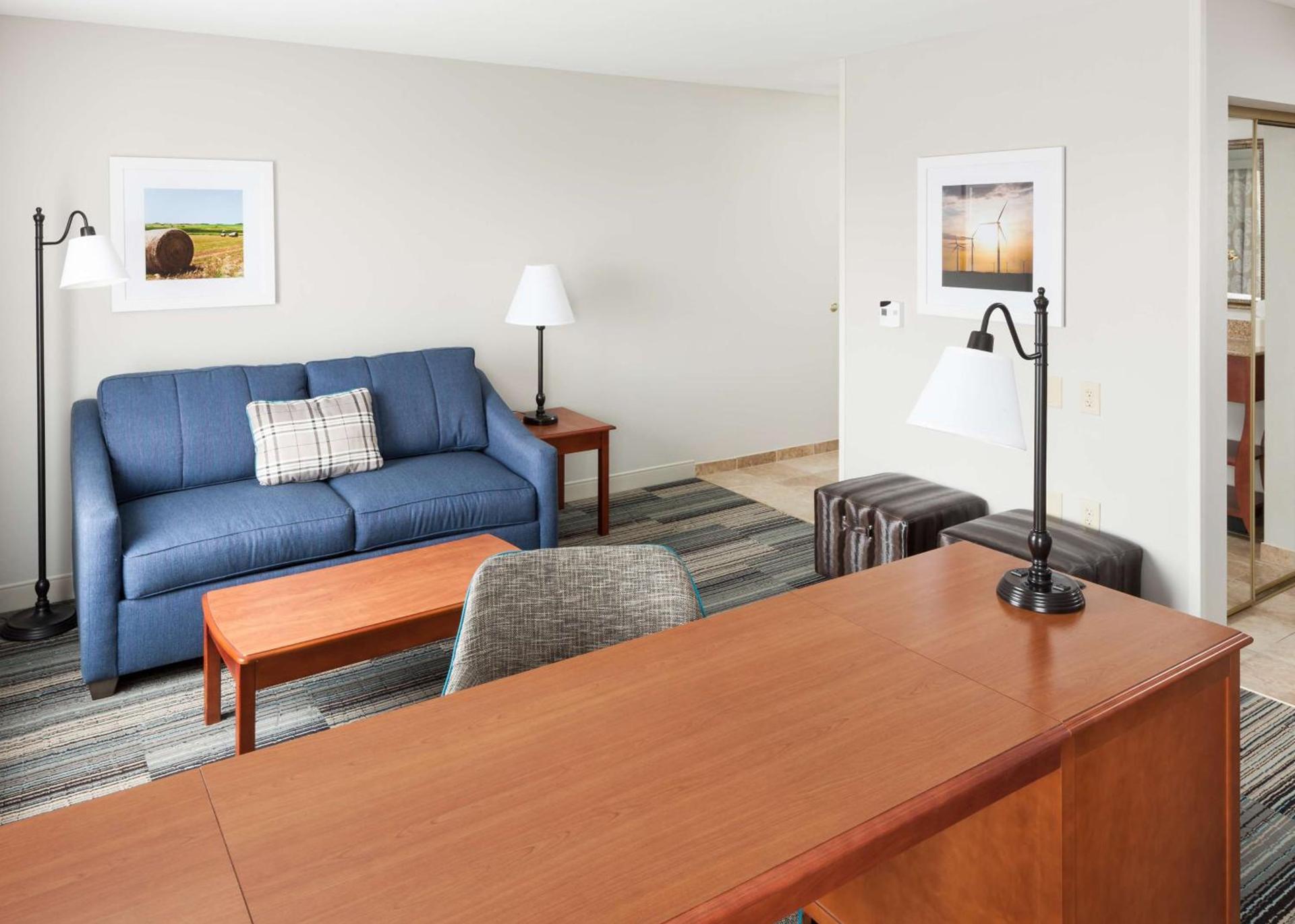 Hampton Inn & Suites Cedar Rapids photo 22