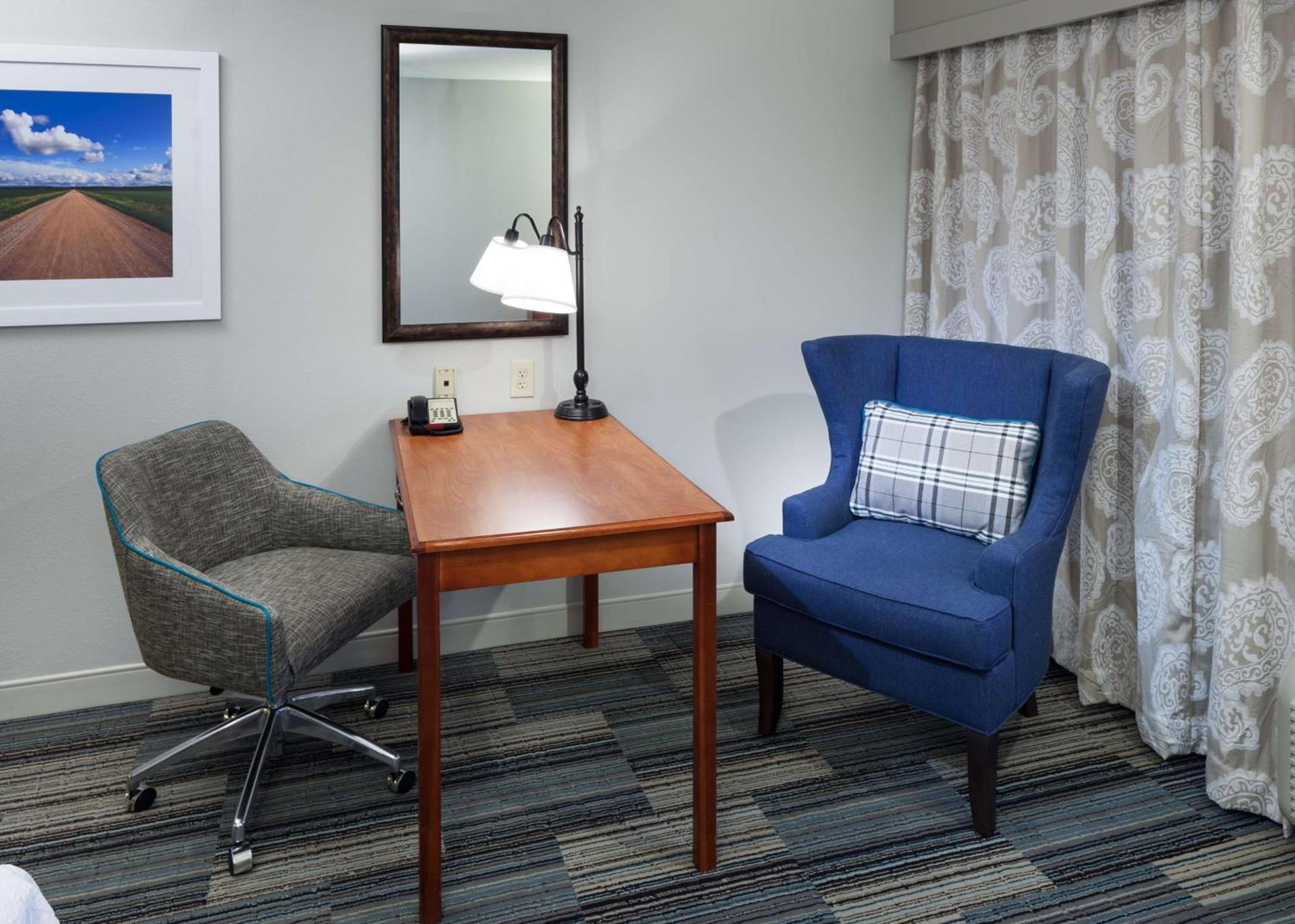 Hampton Inn & Suites Cedar Rapids photo 26