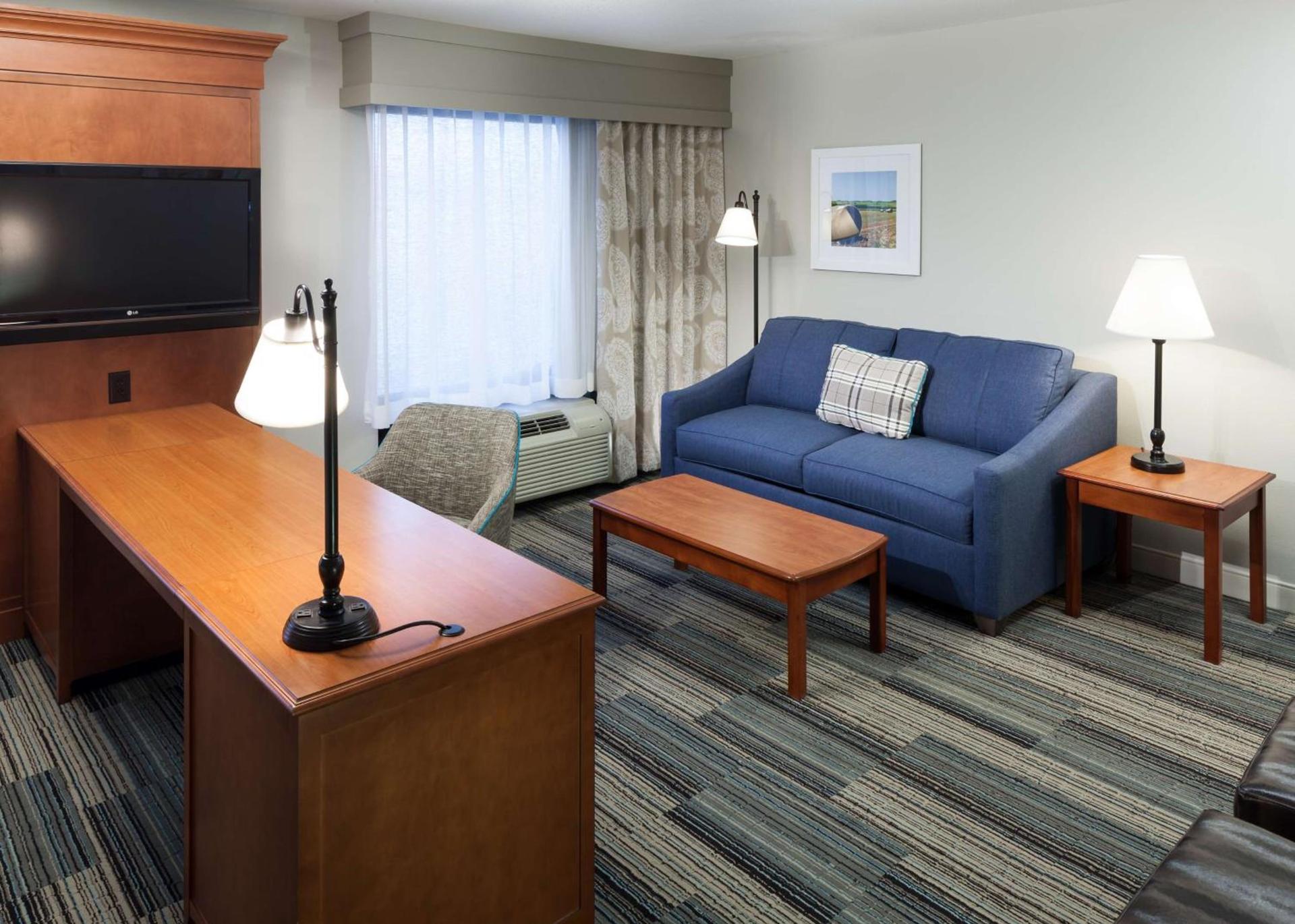 Hampton Inn & Suites Cedar Rapids photo 28