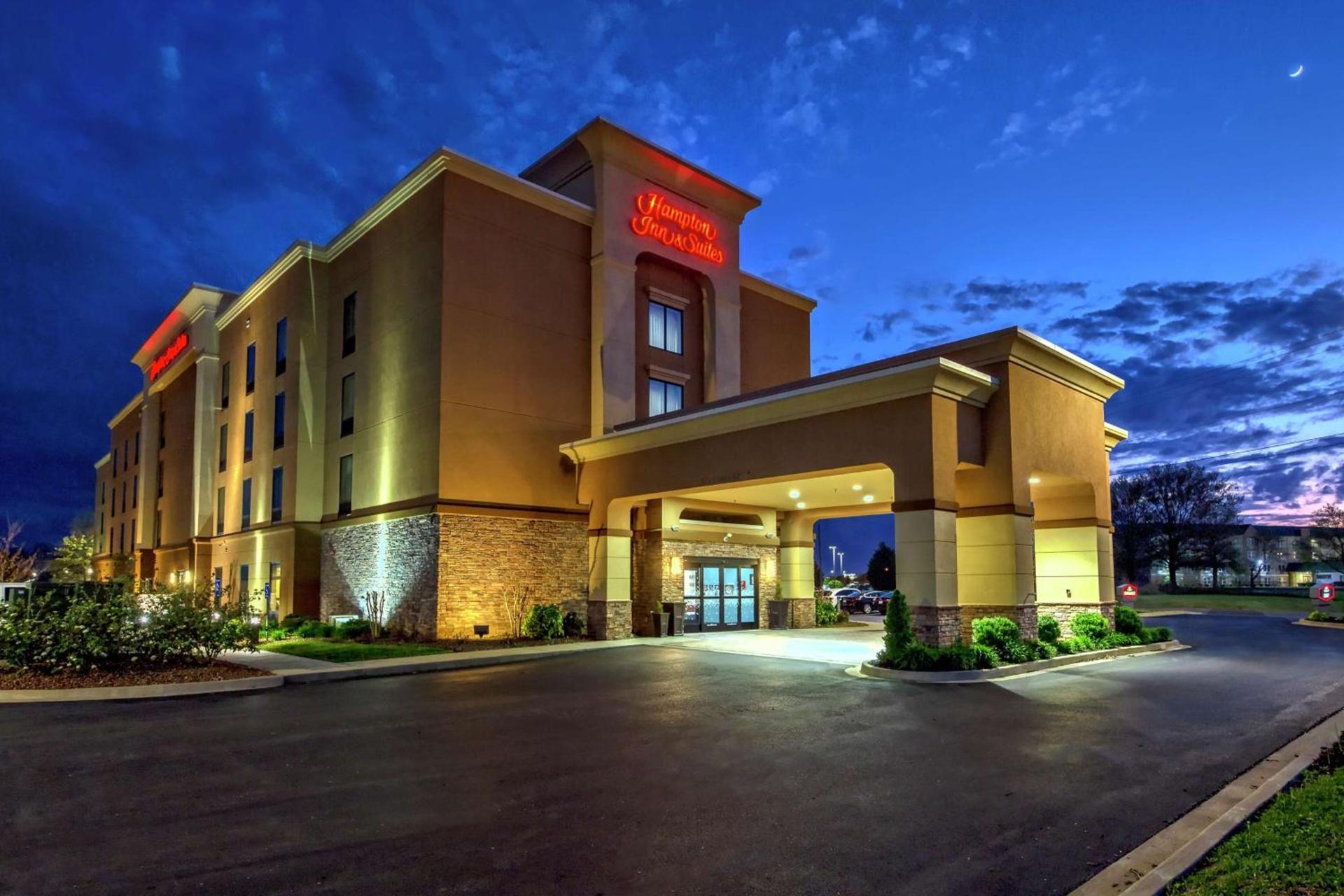 Hampton Inn & Suites Clarksville photo 1
