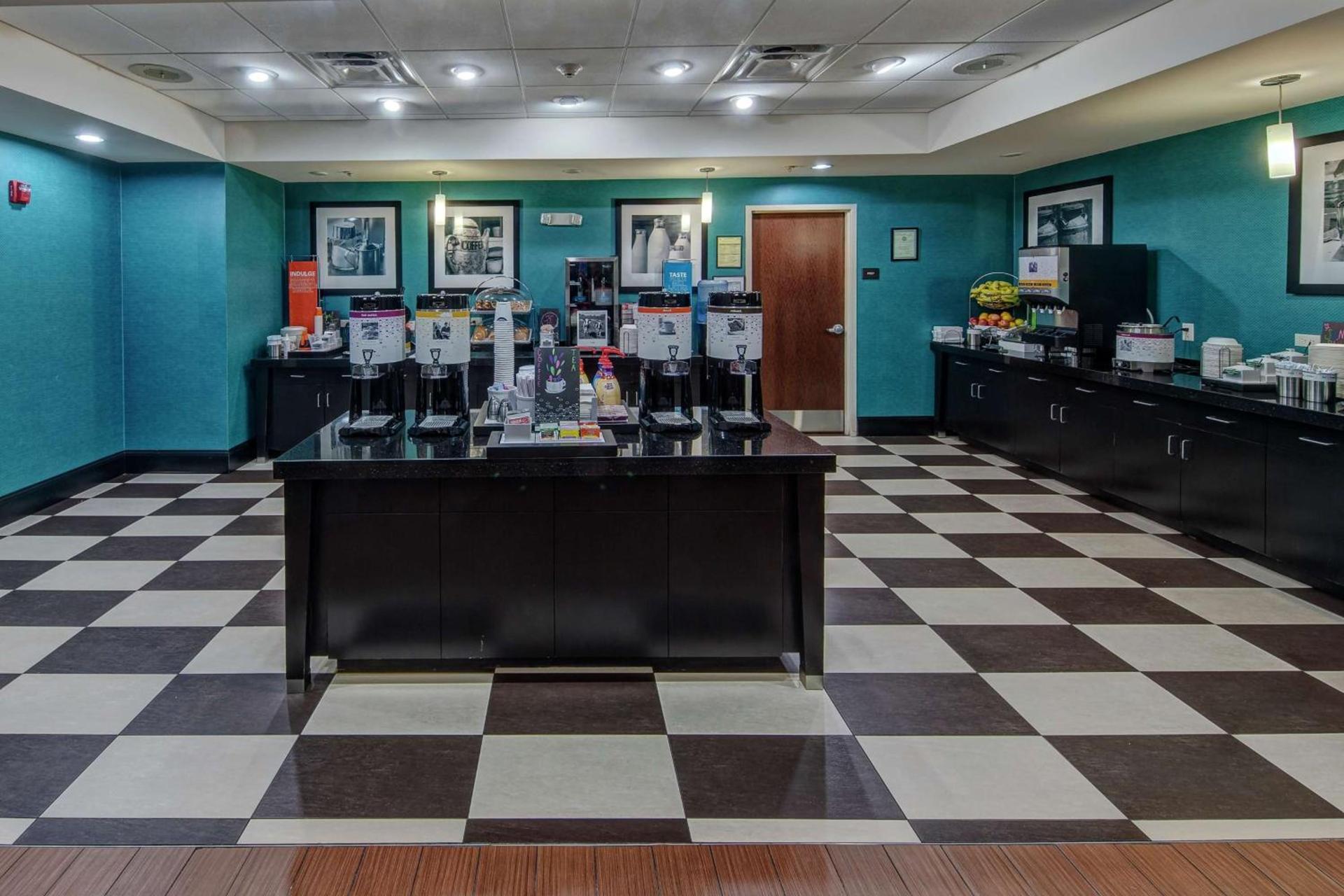 Hampton Inn & Suites Clarksville photo 9