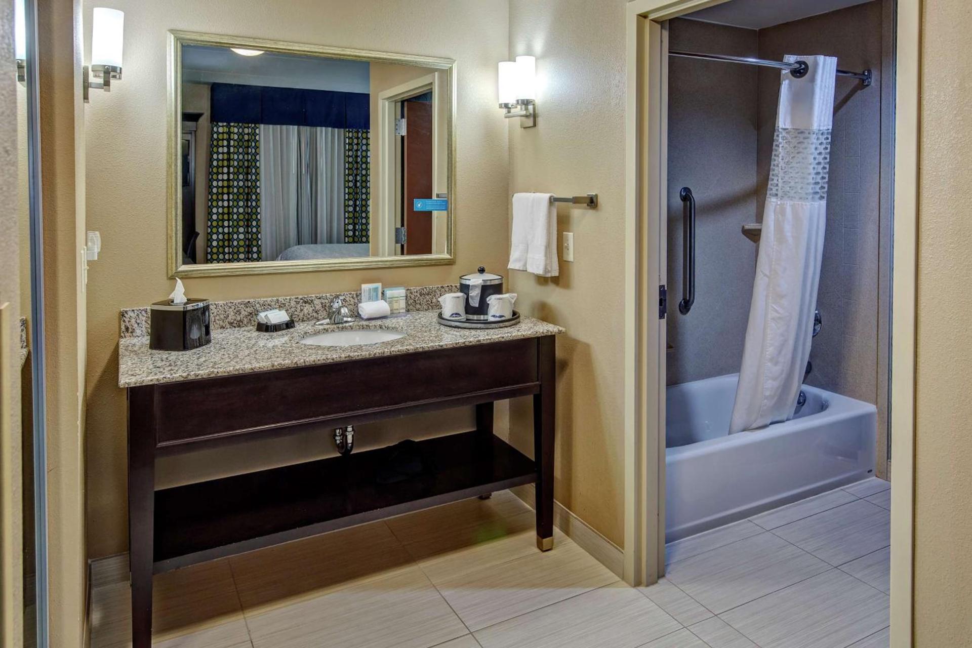 Hampton Inn & Suites Clarksville photo 18