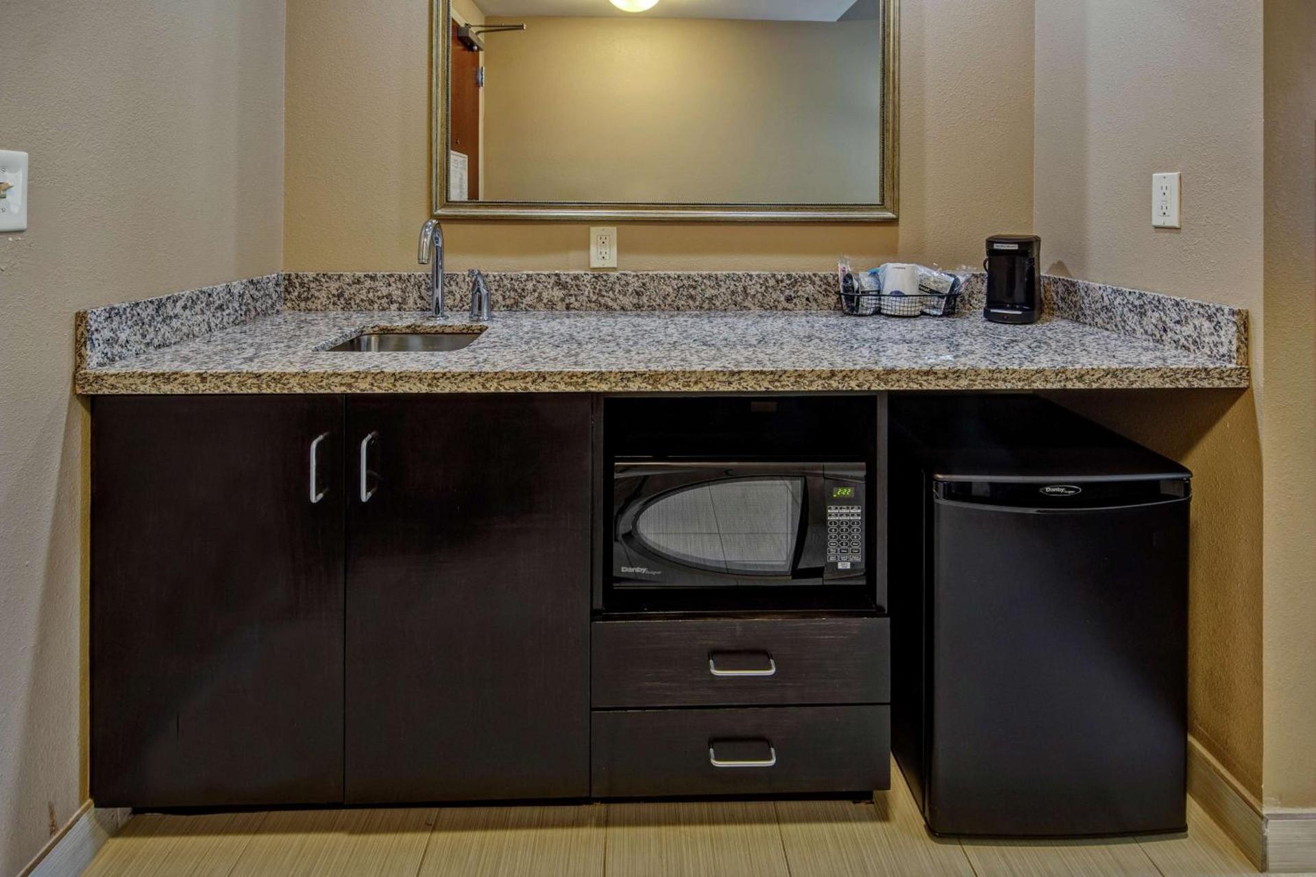 Hampton Inn & Suites Clarksville photo 19