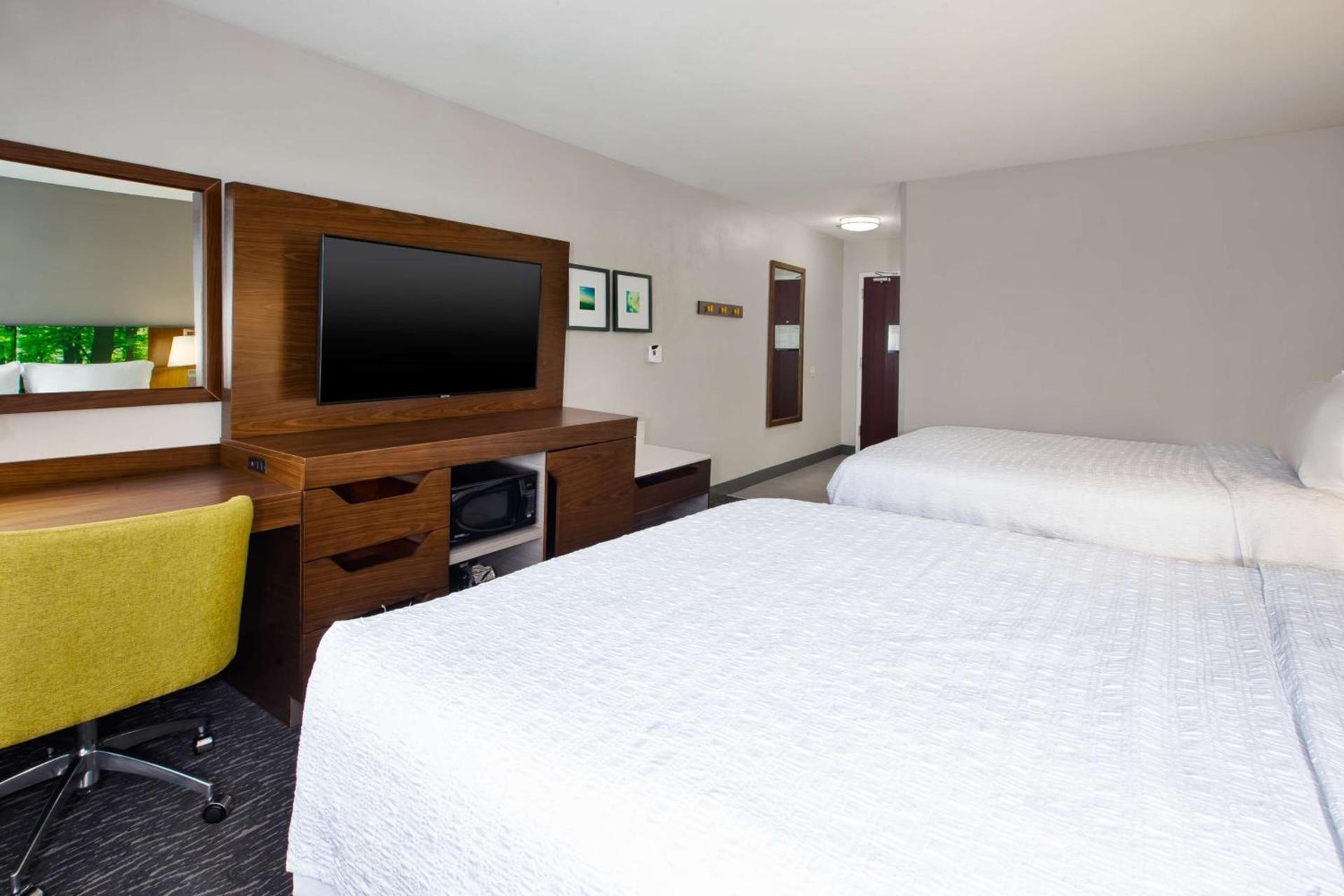 Hampton Inn Clarion photo 16