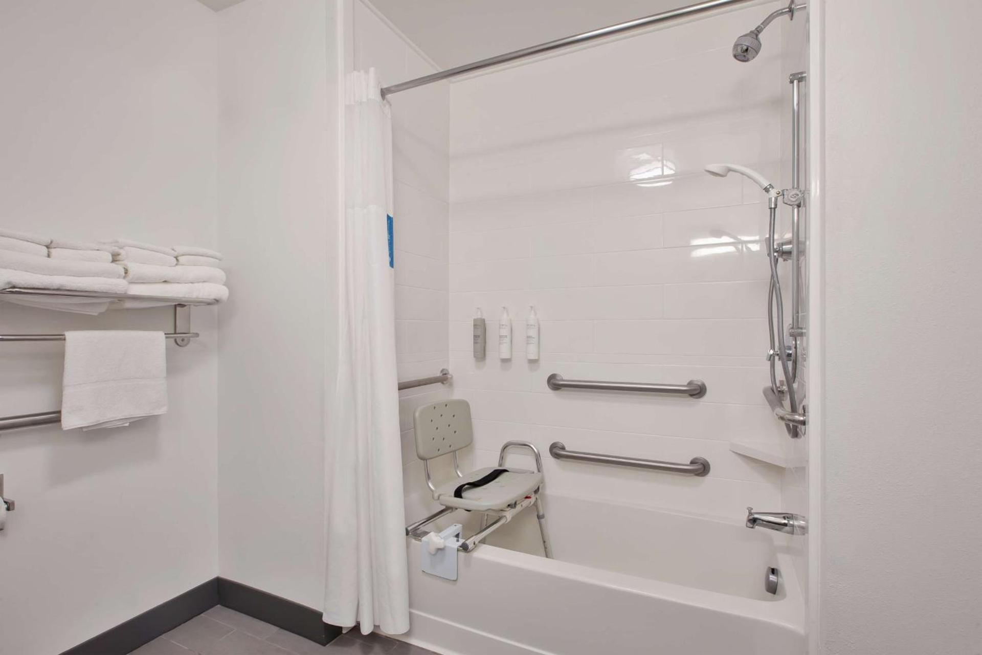 Hampton Inn Clarion photo 20