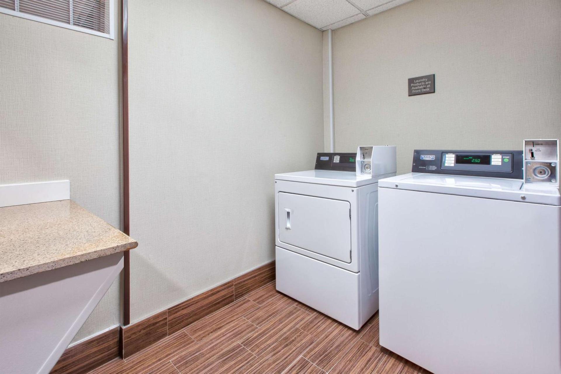 Hampton Inn Clarion photo 25